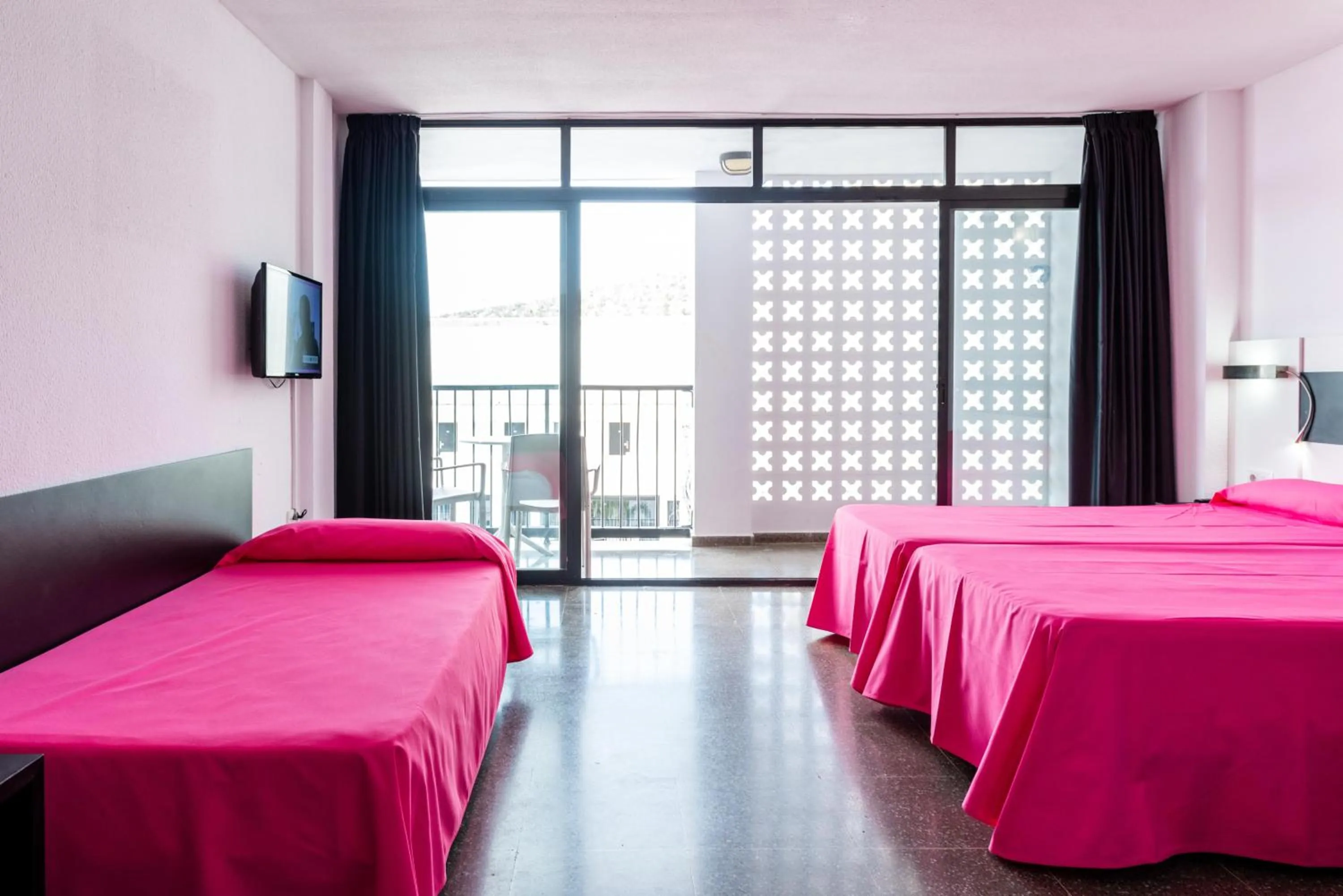 Bed in Ibiza Rocks Hotel - Adults Only