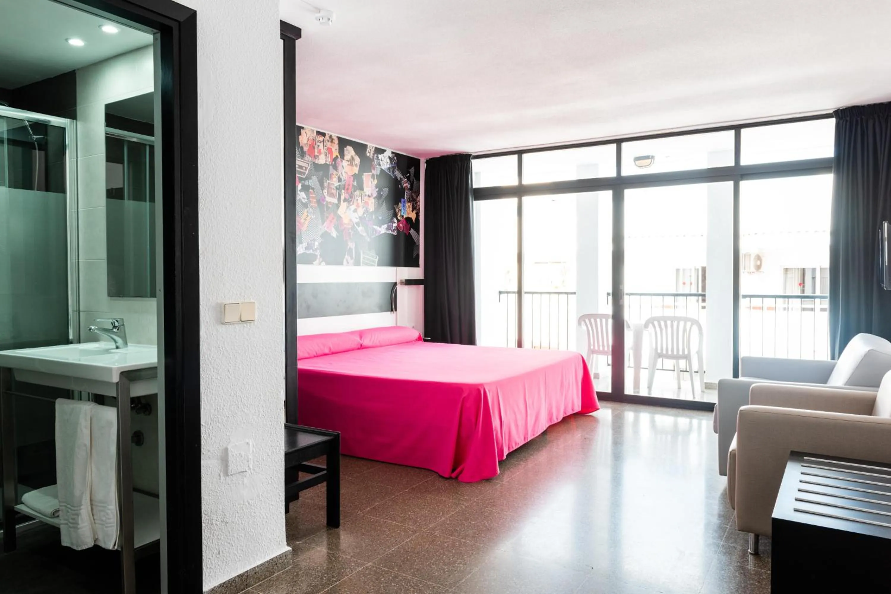 Bed in Ibiza Rocks Hotel - Adults Only