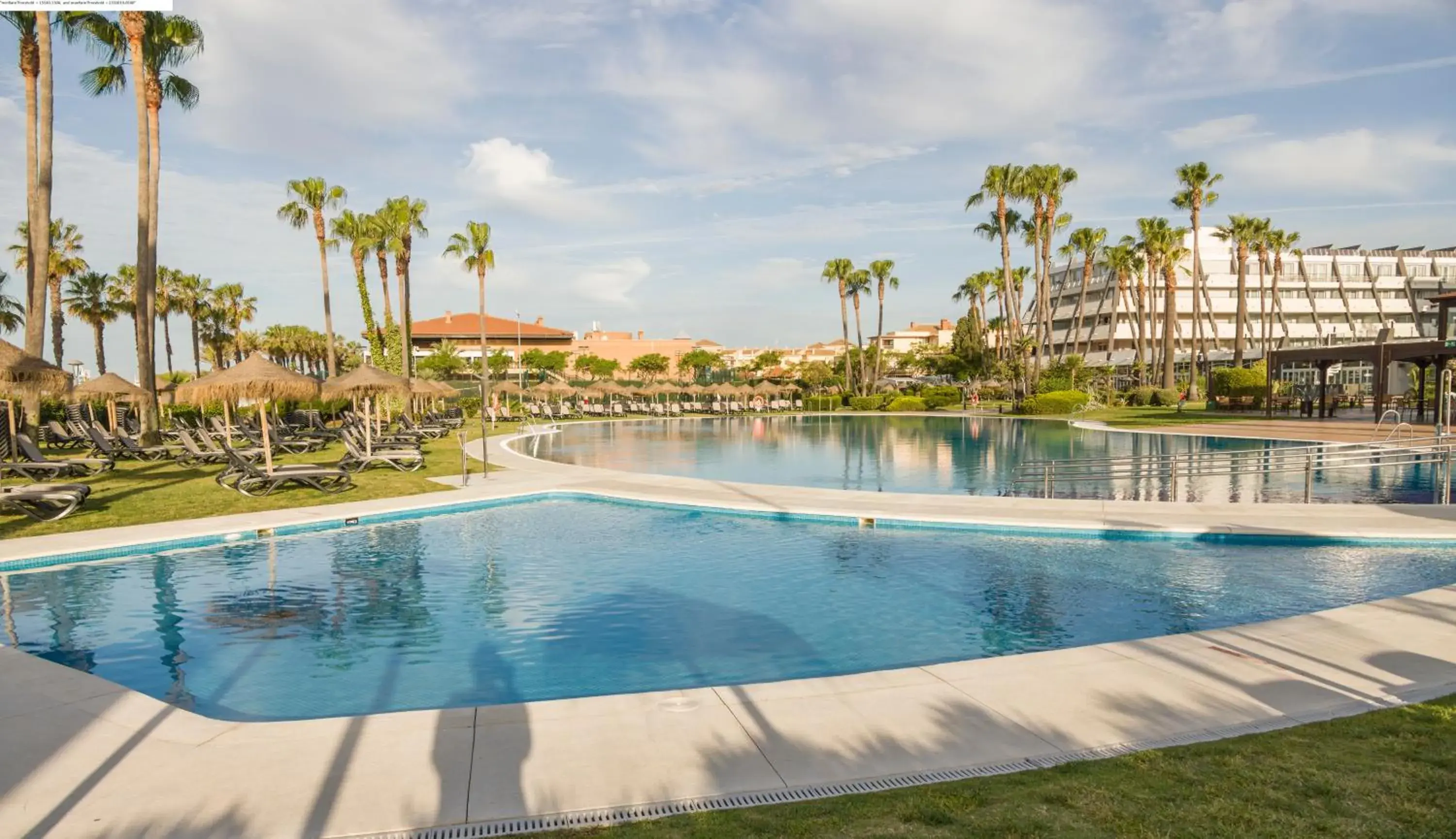 Swimming pool in Ilunion Islantilla Swimming pool in Ilunion Islantilla