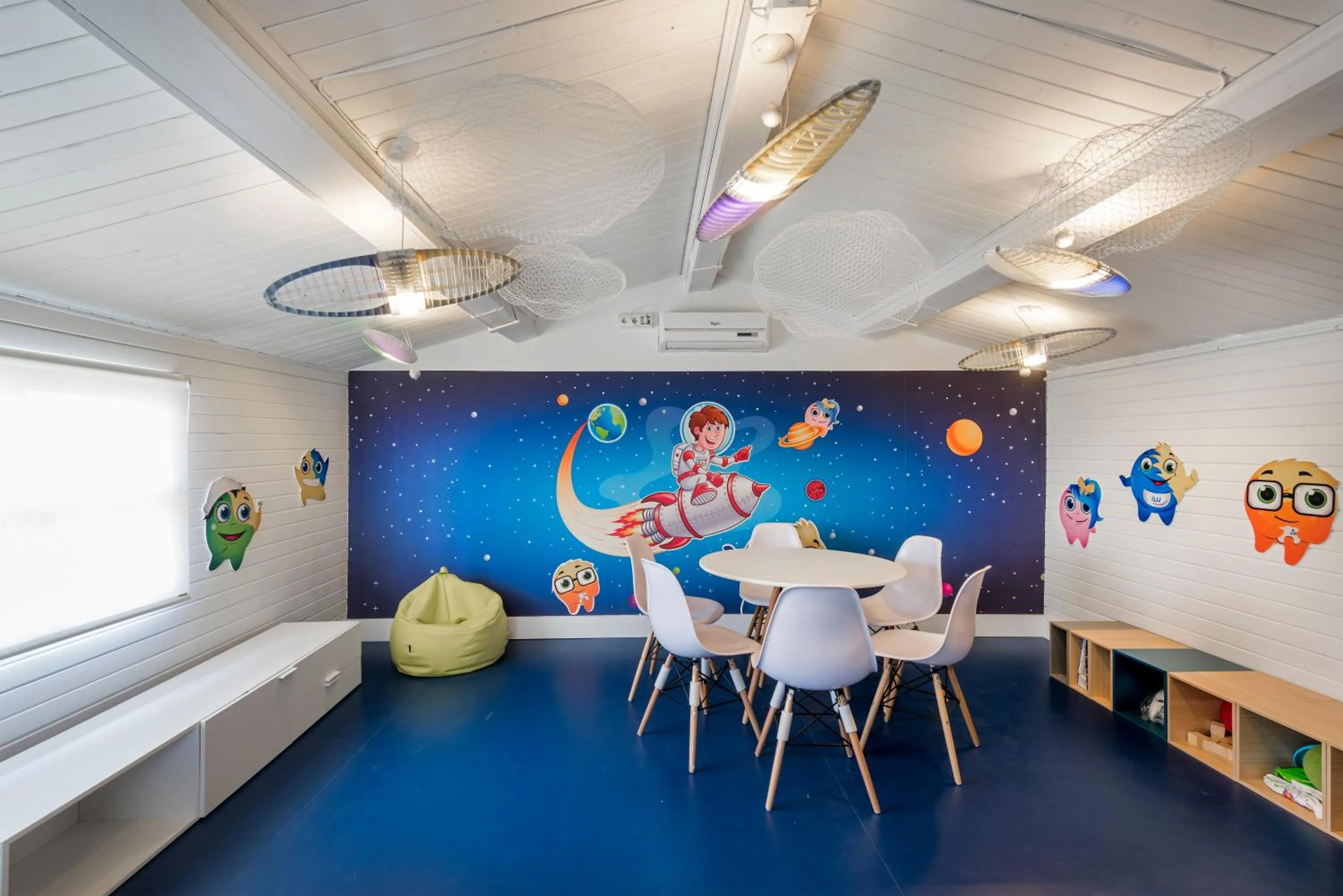 Kids's club in Ilunion Islantilla