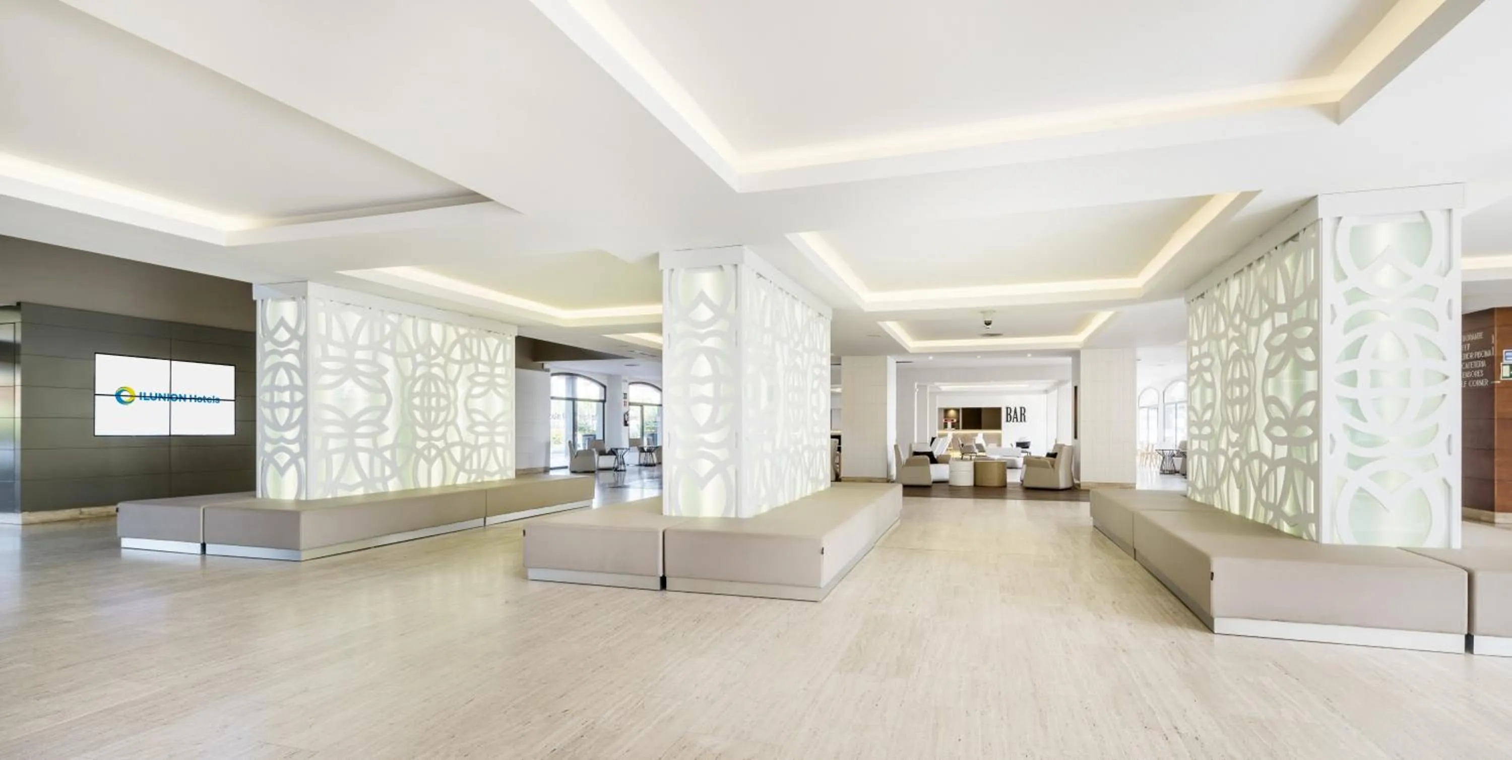Lobby or reception in Ilunion Islantilla