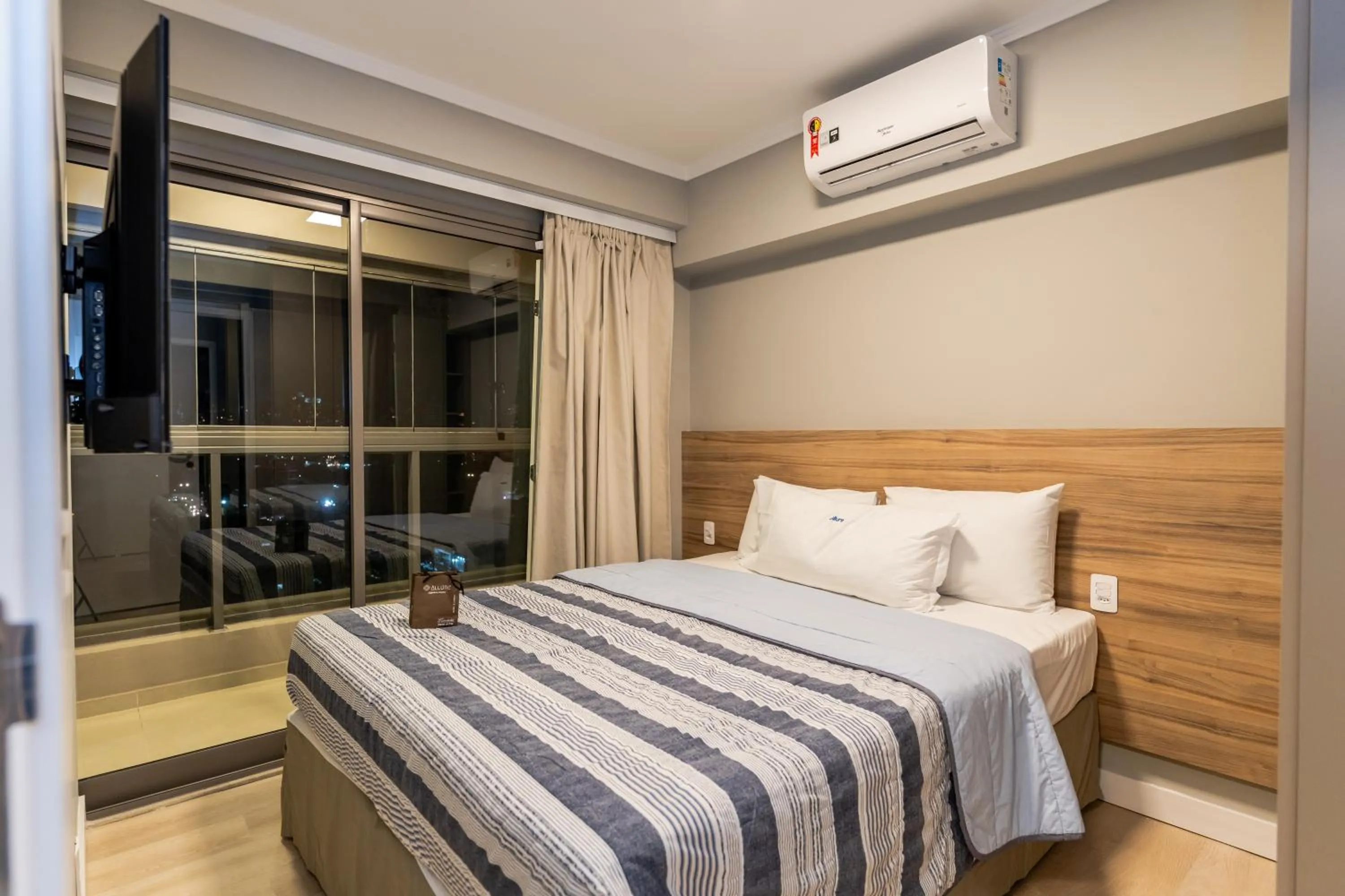 Bed in Apartamentos Studio Allure Moema - Com café da manhã e Valet opcional, Recepção 24 horas