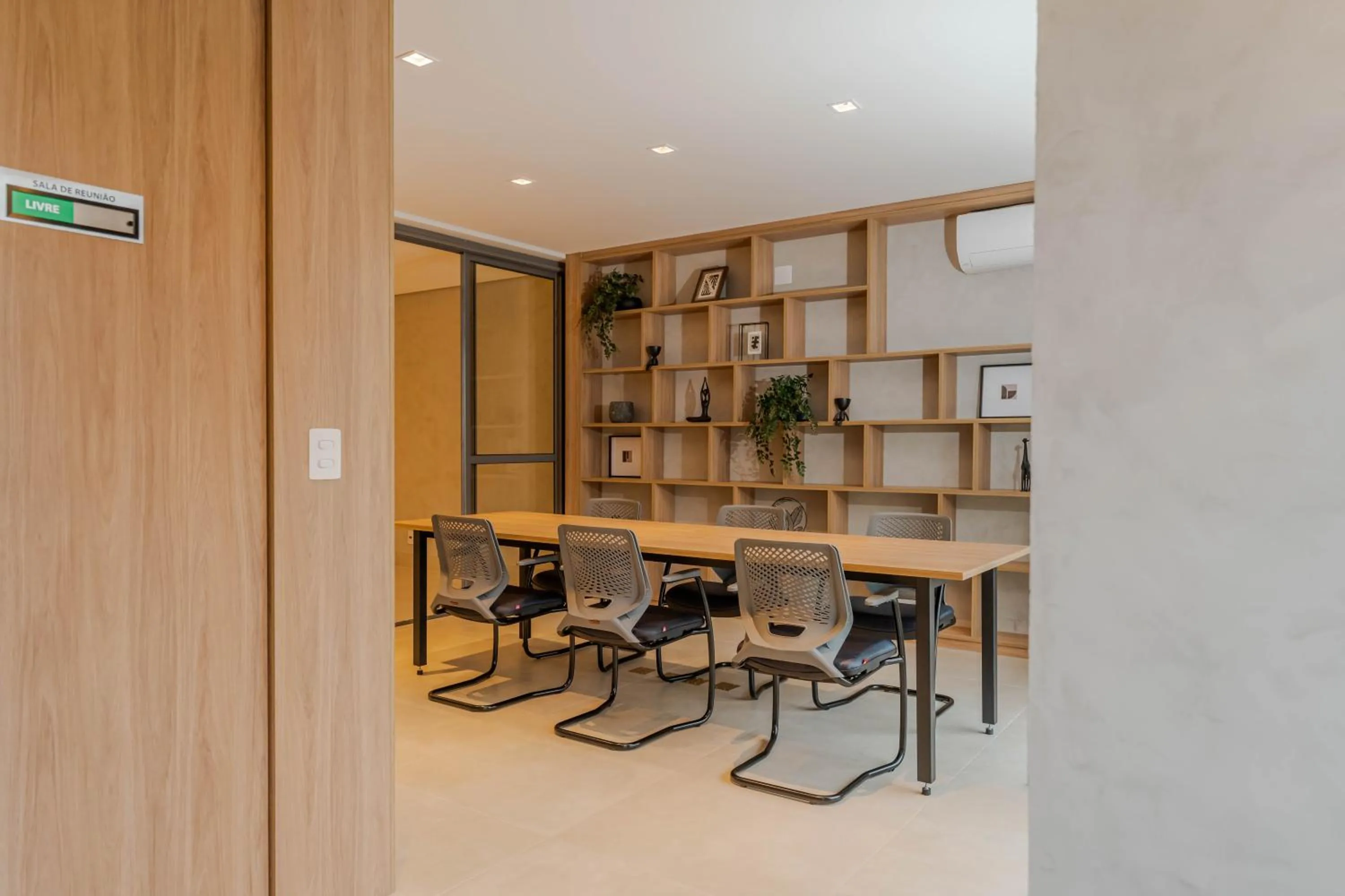 Meeting/conference room in Apartamentos Studio Allure Moema - Com café da manhã e Valet opcional, Recepção 24 horas