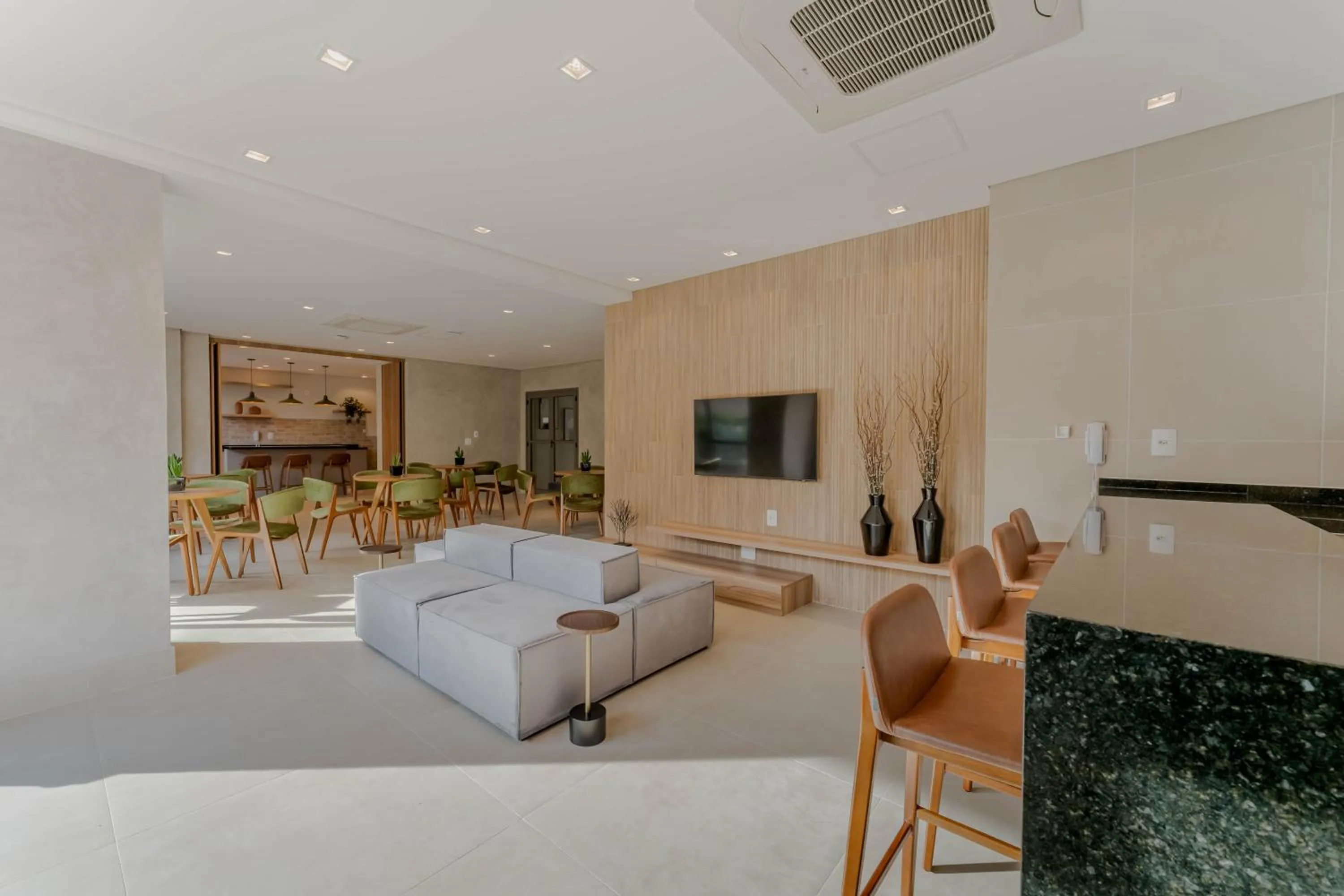 Area and facilities in Apartamentos Studio Allure Moema - Com café da manhã e Valet opcional, Recepção 24 horas