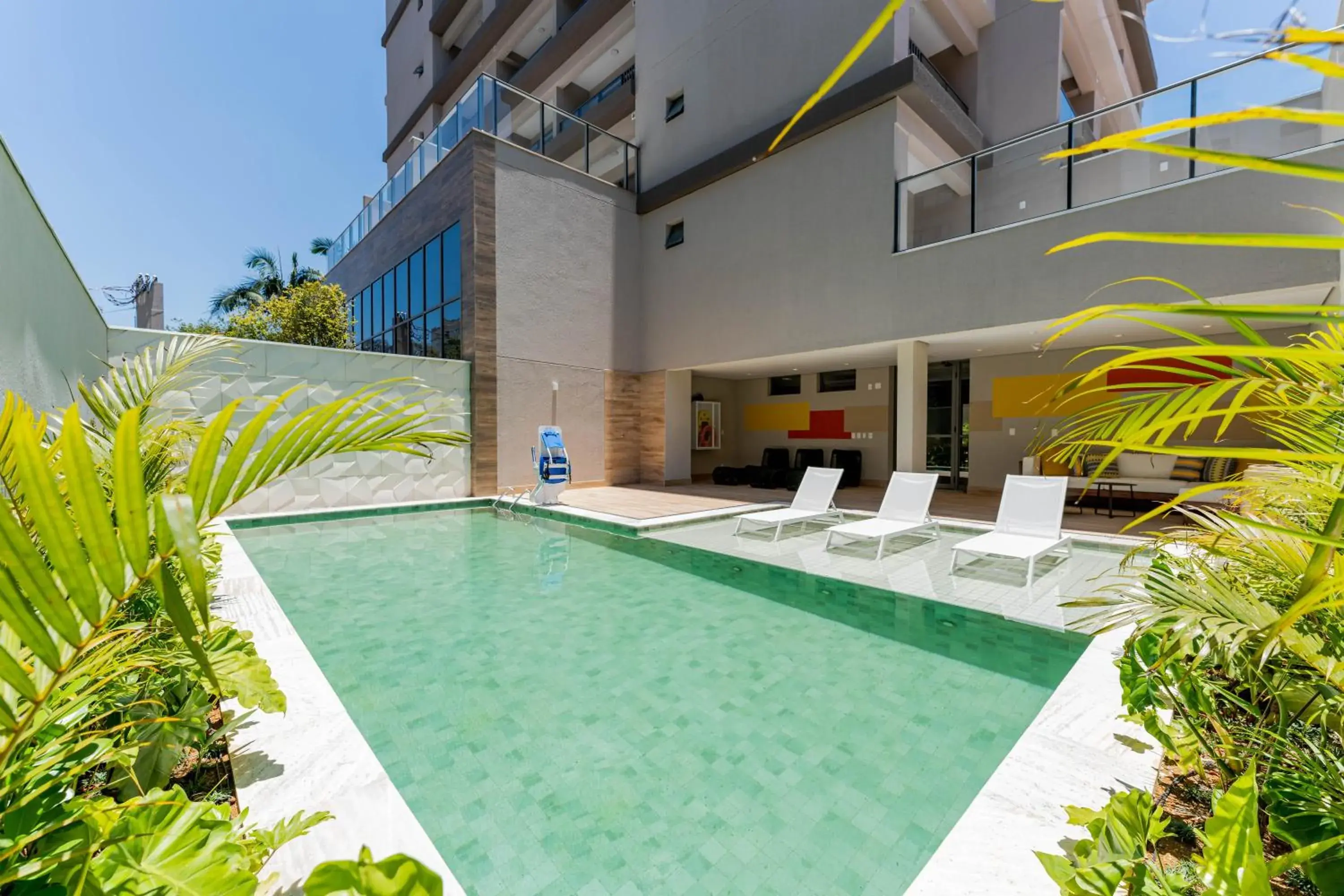 Swimming pool in Apartamentos Studio Allure Moema - Com café da manhã e Valet opcional, Recepção 24 horas Swimming pool in Apartamentos Studio Allure Moema - Com café da manhã e Valet opcional, Recepção 24 horas