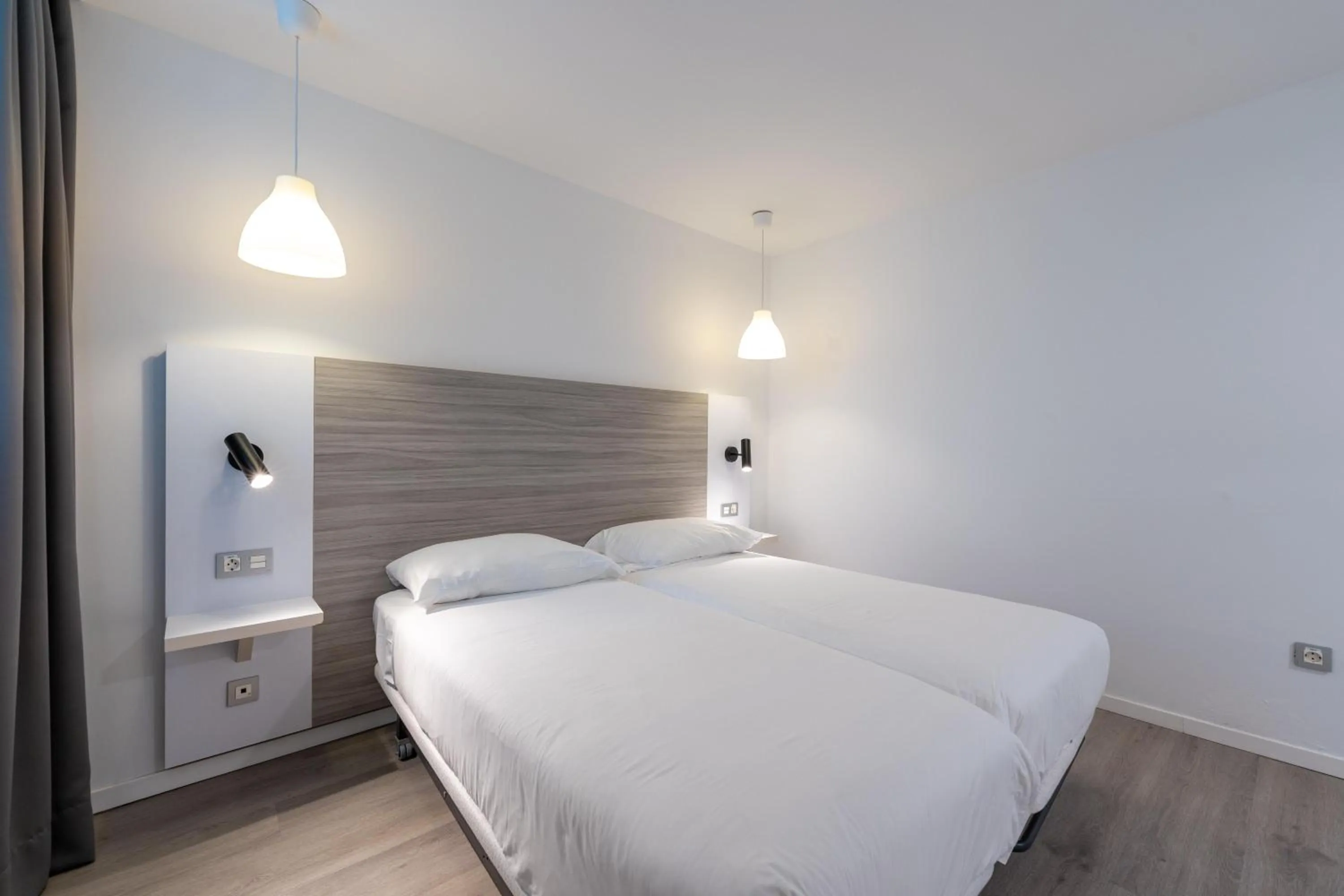 Photo of the whole room, Bed in Servatur Puerto Azul