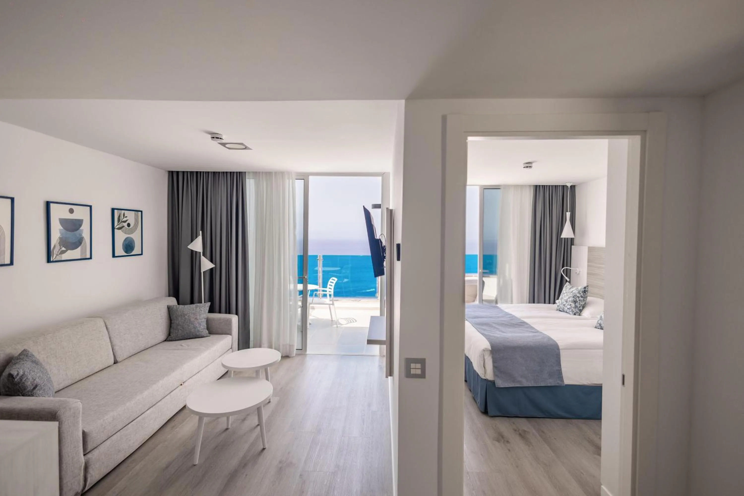 Photo of the whole room, Bed in Servatur Puerto Azul