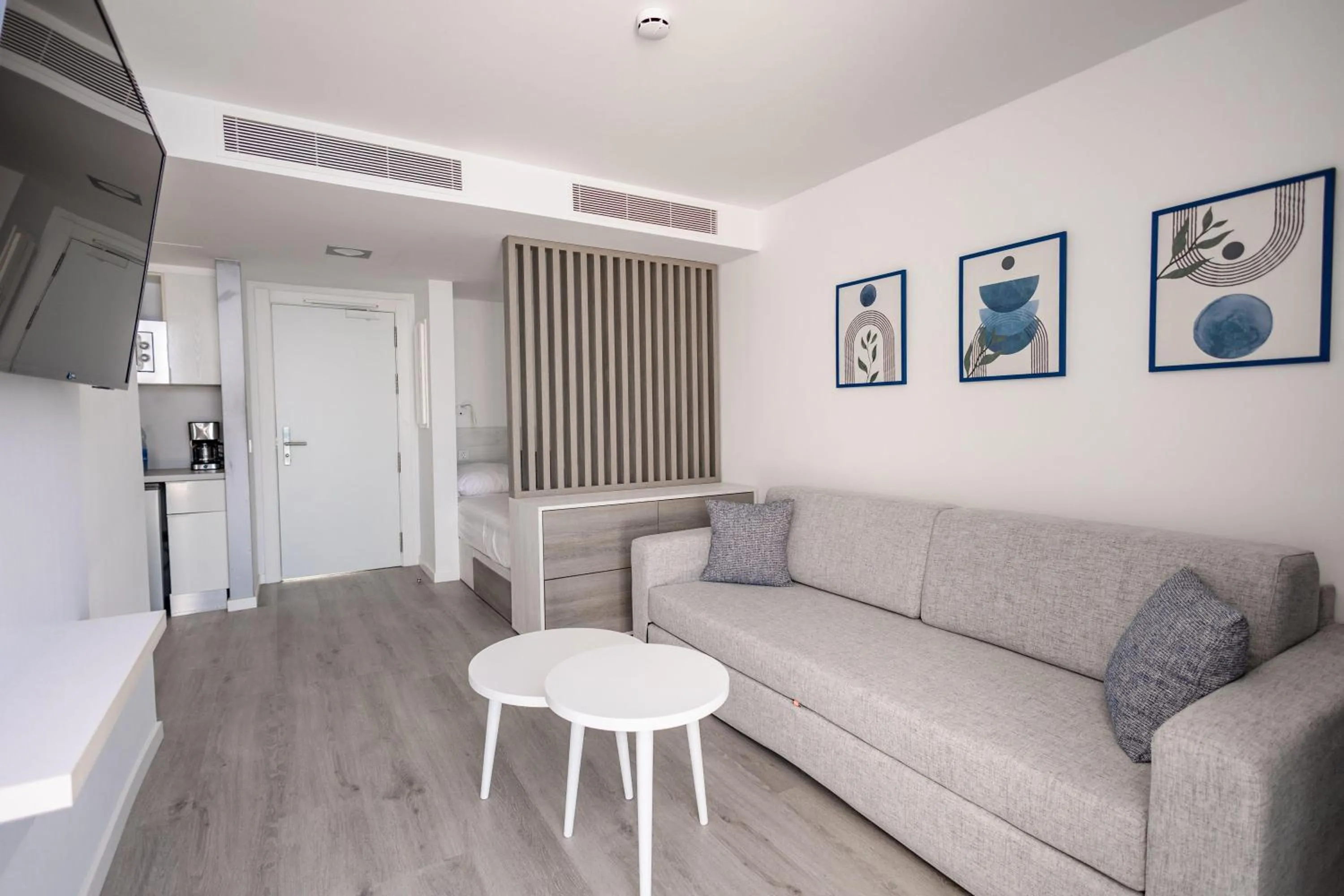 Photo of the whole room in Servatur Puerto Azul