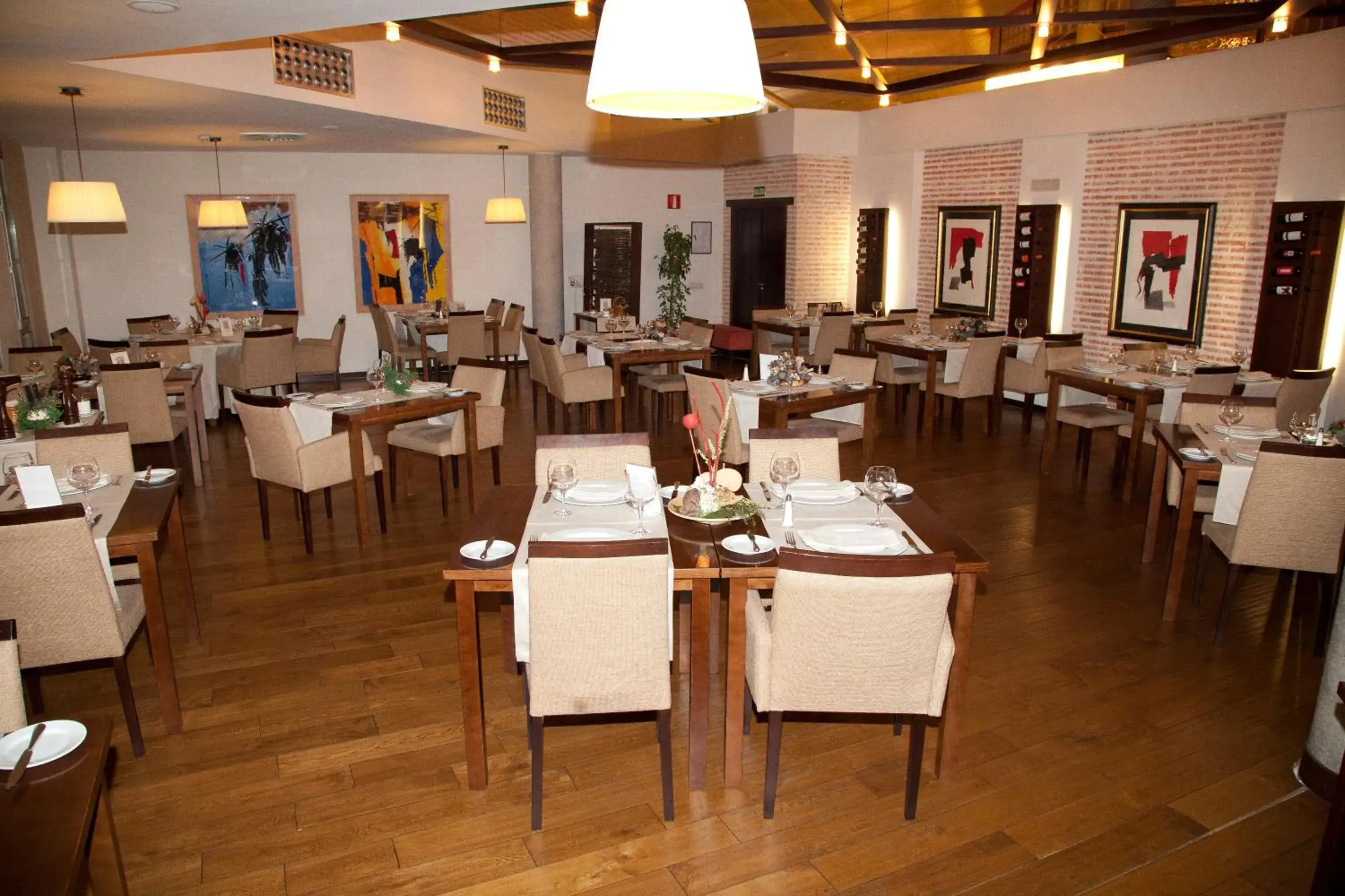 Restaurant/places to eat in Hotel Isla de La Garena Restaurant/places to eat in Hotel Isla de La Garena