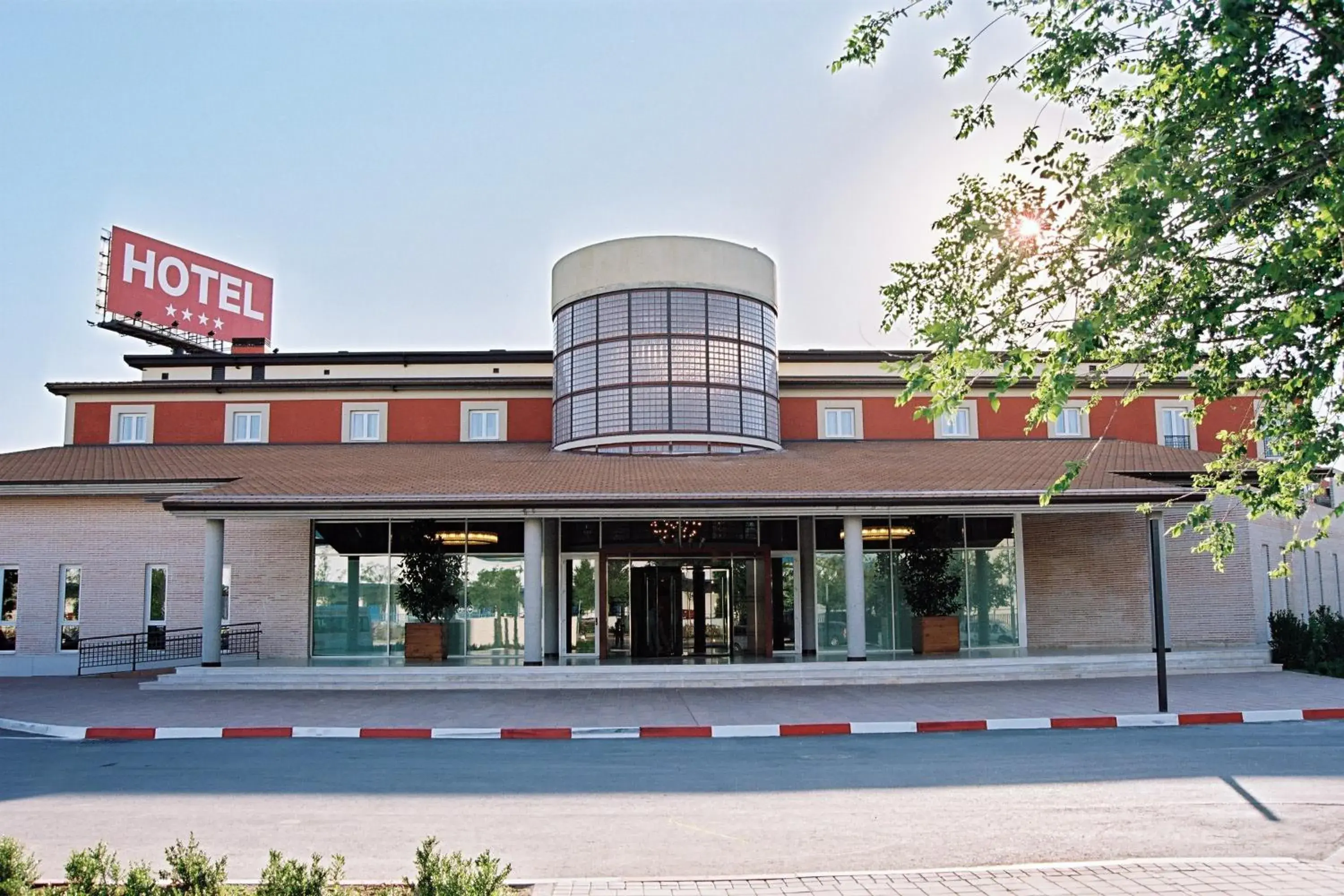 Facade/entrance in Hotel Isla de La Garena Facade/entrance in Hotel Isla de La Garena