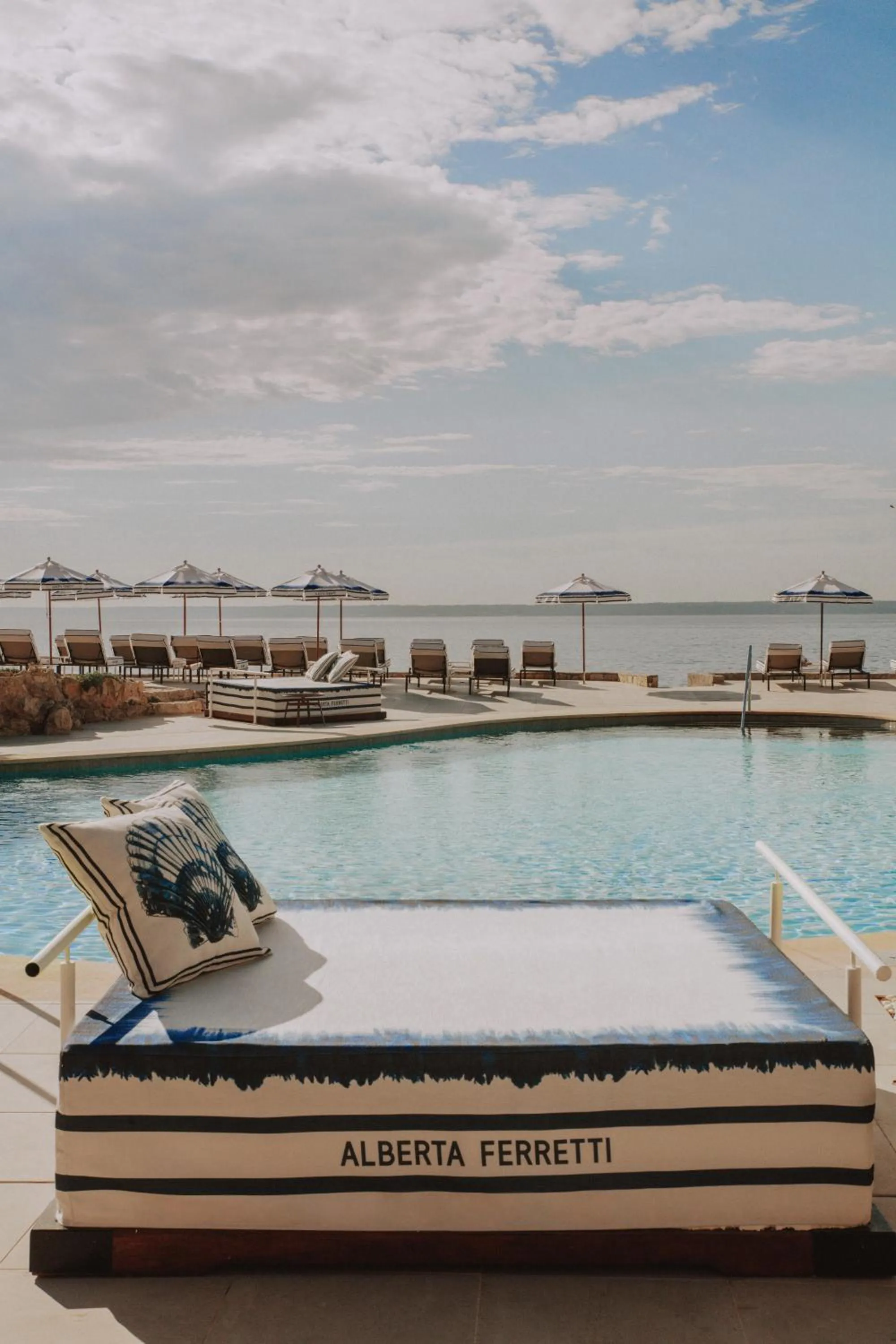 Swimming pool in Hotel de Mar Gran Meliá - Adults Only - The Leading Hotels of the World