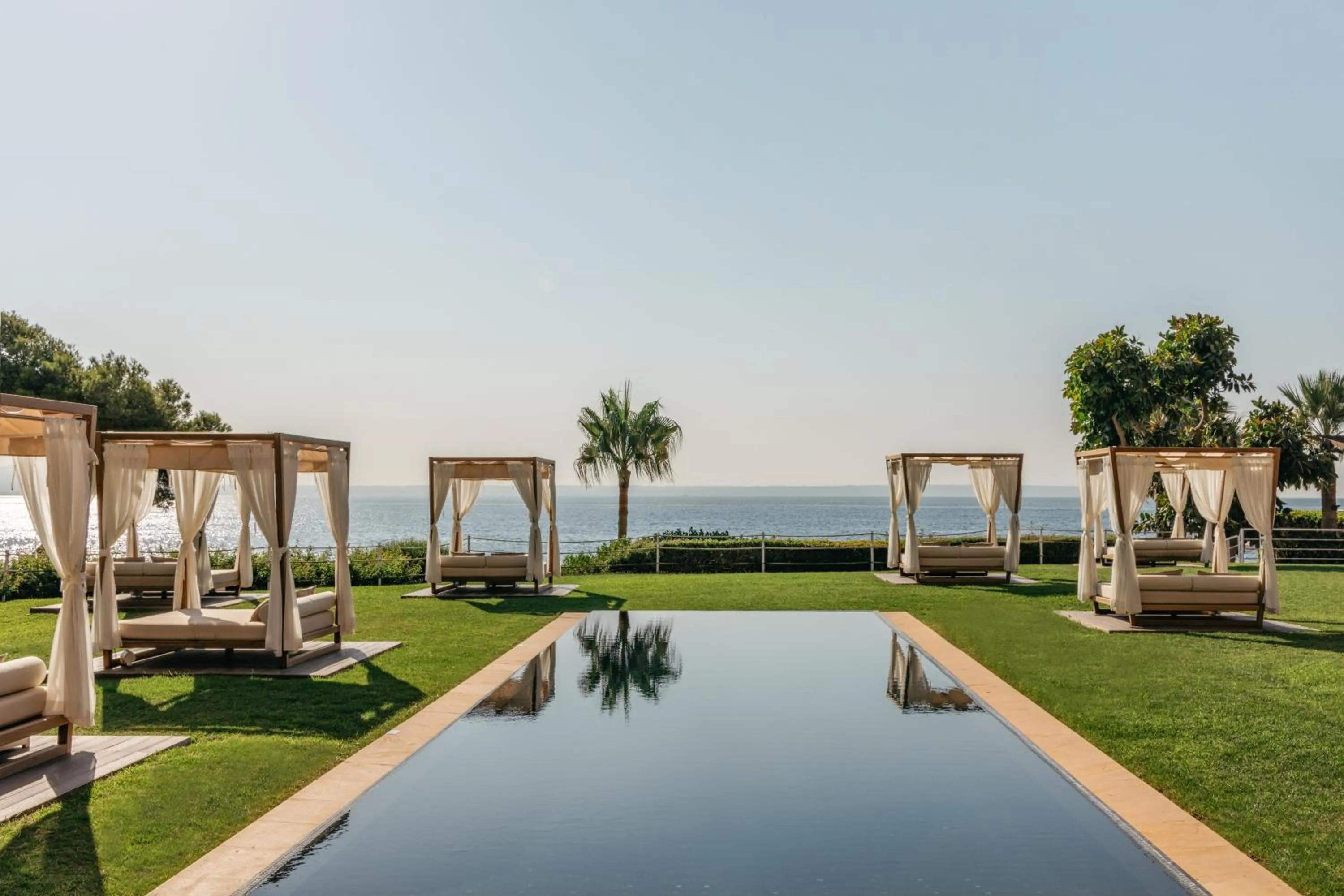 Swimming pool in Hotel de Mar Gran Meliá - Adults Only - The Leading Hotels of the World