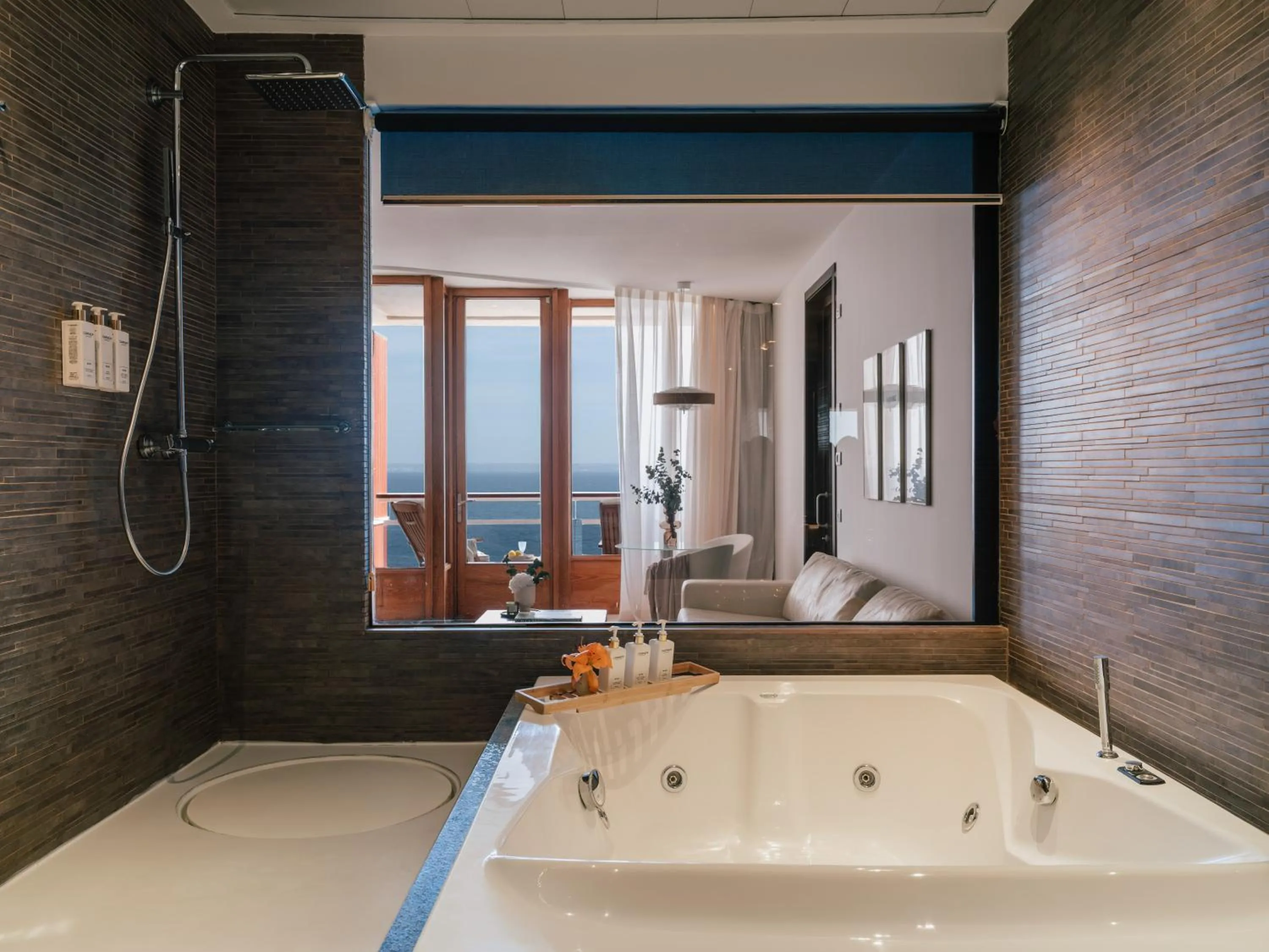 Hot Tub in Hotel de Mar Gran Meliá - Adults Only - The Leading Hotels of the World