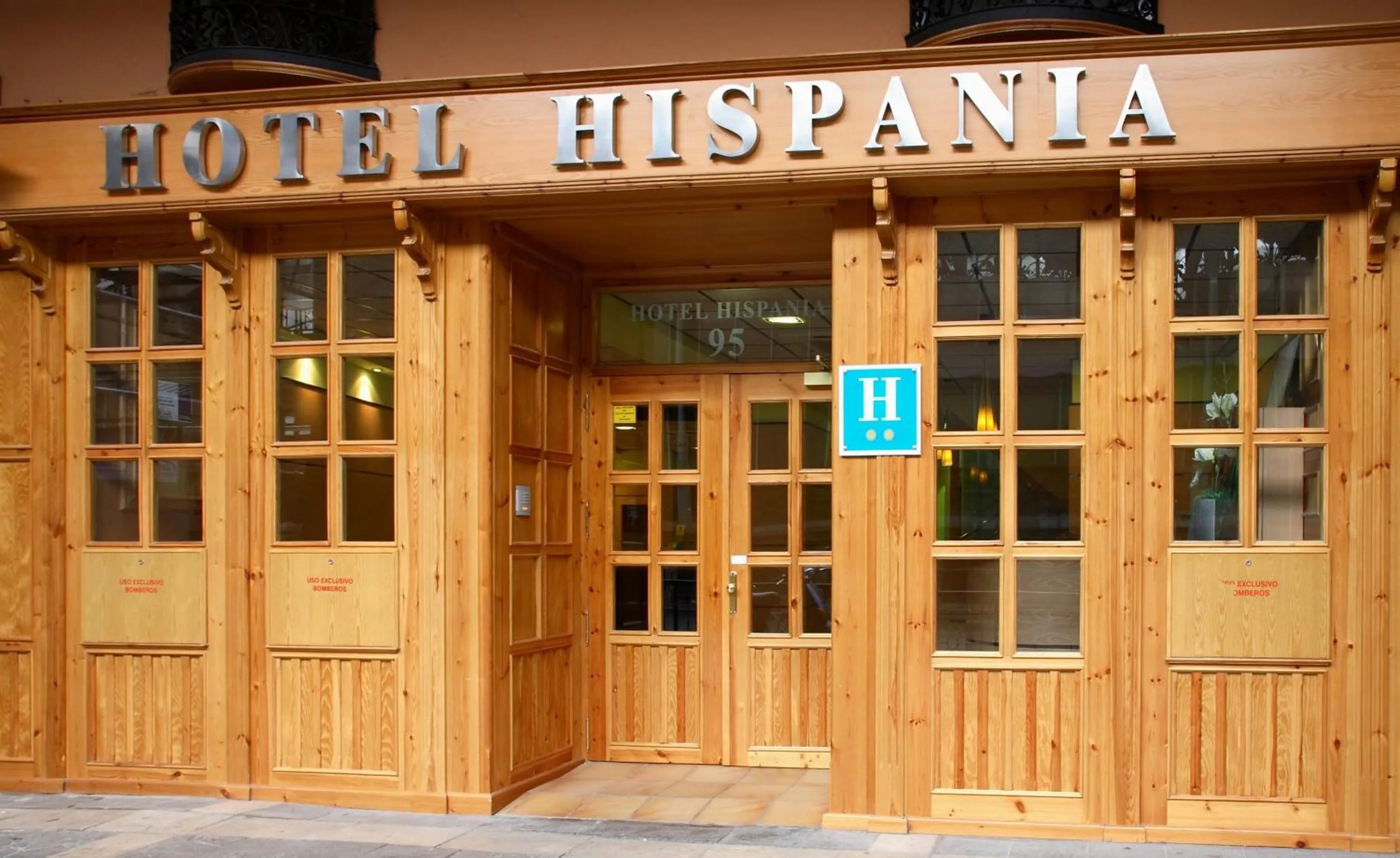 Facade/entrance in Hotel Hispania