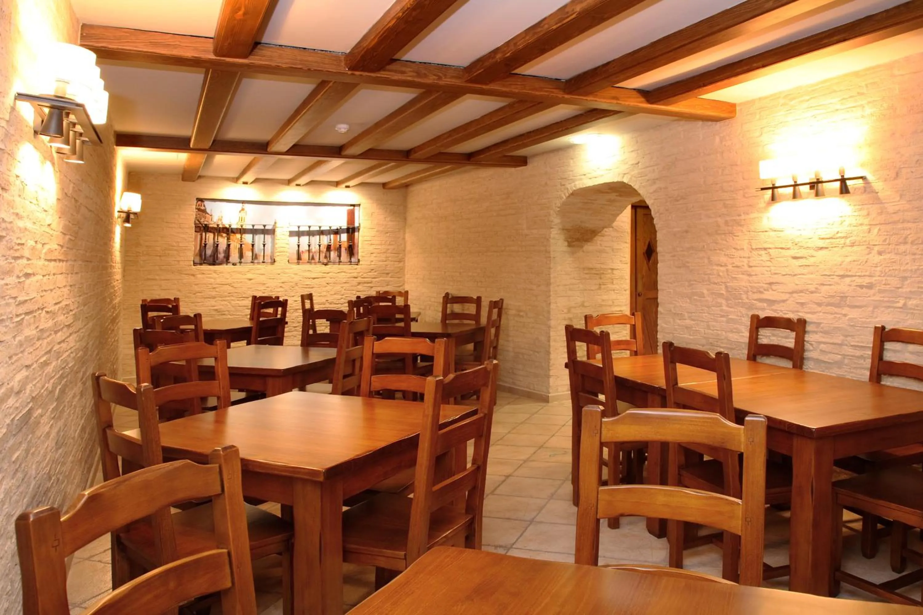 Restaurant/places to eat in Hotel Hispania
