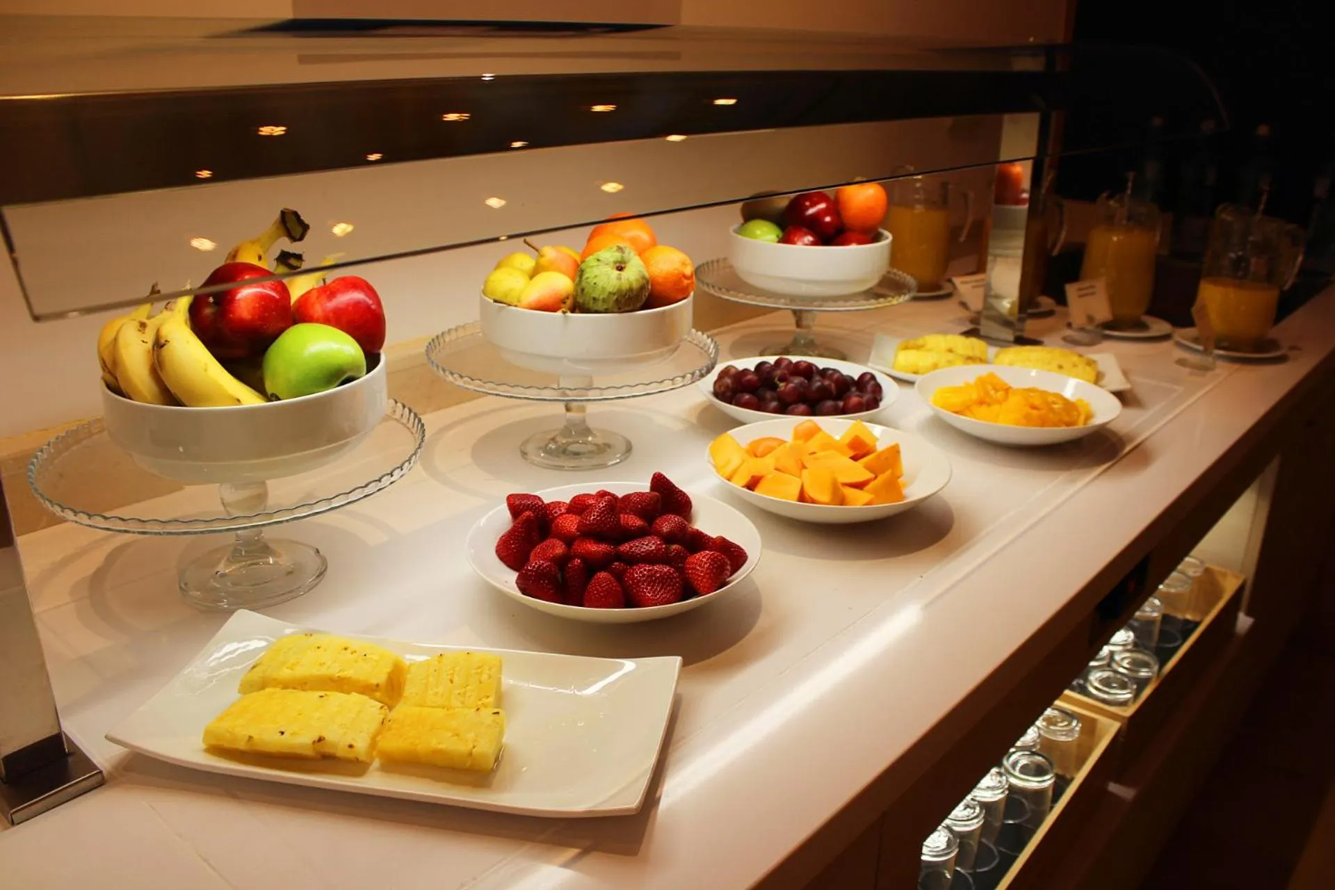 Restaurant/places to eat in Hotel Villamadrid