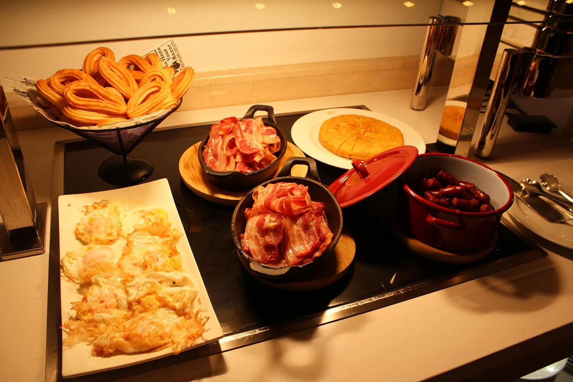 Restaurant/places to eat in Hotel Villamadrid