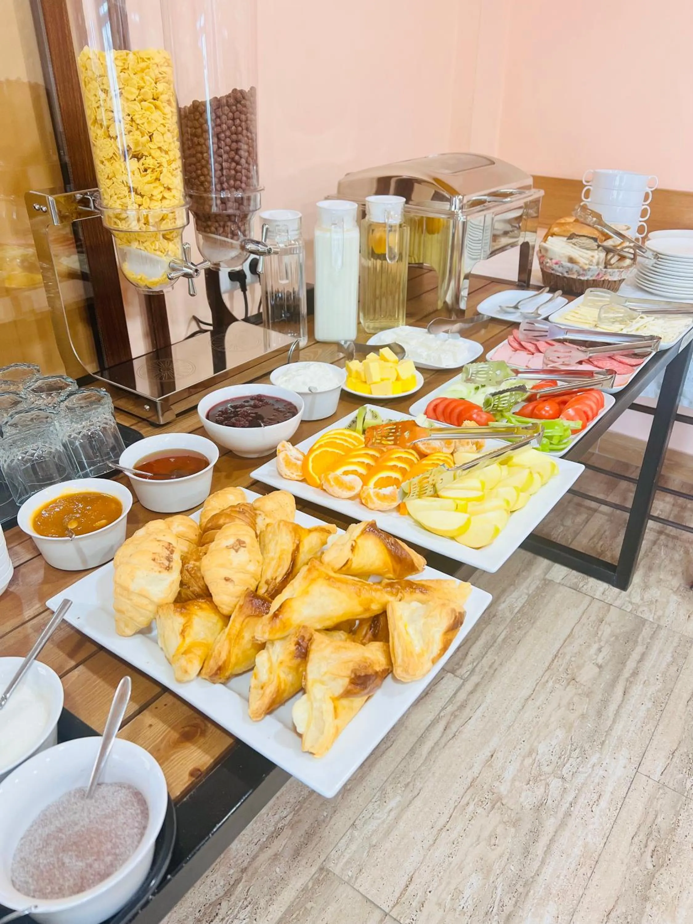 Food and drinks in MarNar Hotel