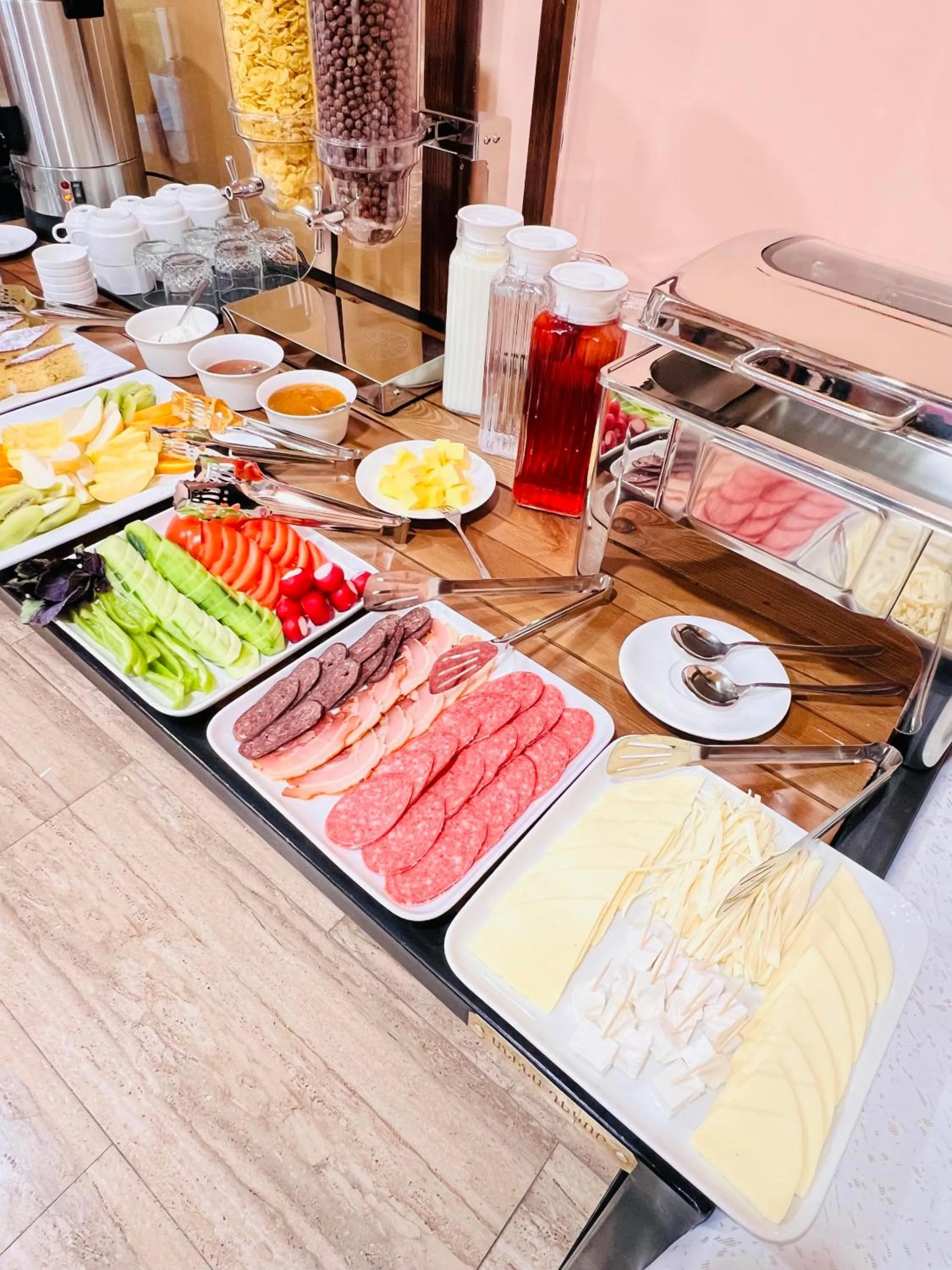 Food and drinks in MarNar Hotel