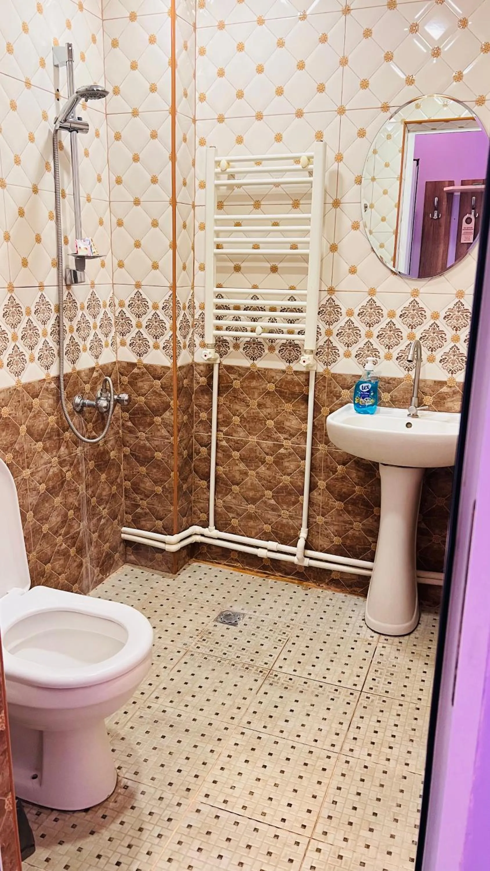 Shower in MarNar Hotel