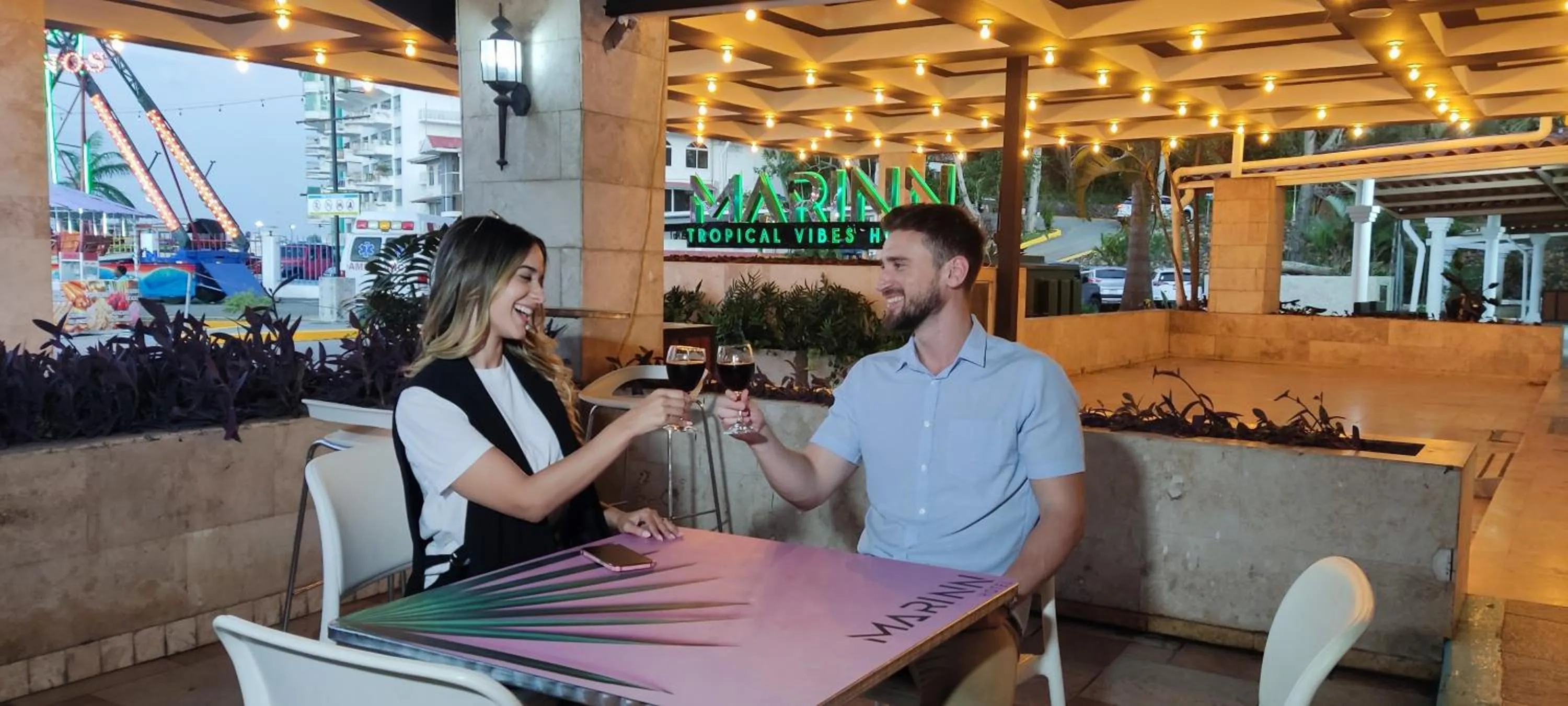 Restaurant/places to eat in MARINN Tropical Vibes Hotel