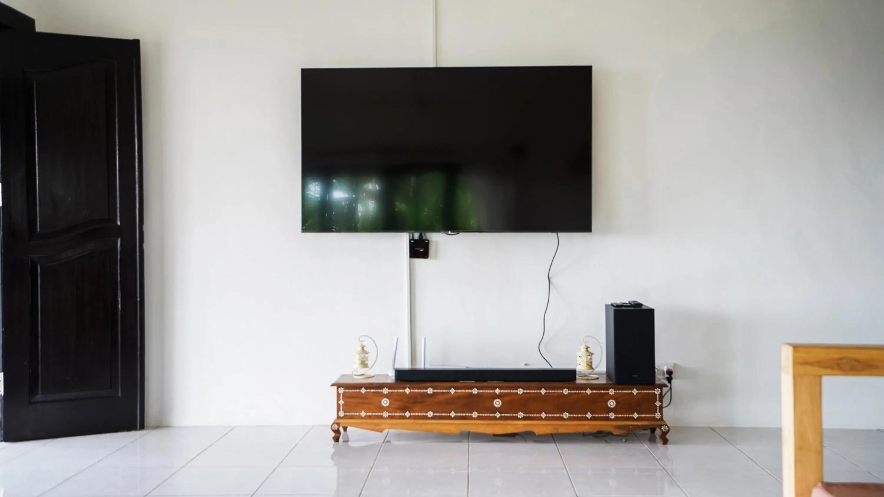 TV and multimedia in The Lavana Villa Lombok Sunset