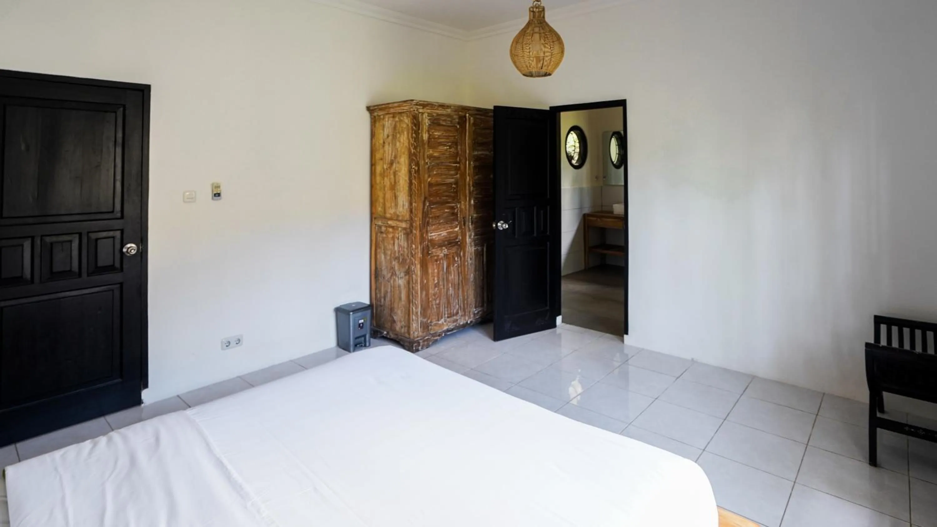 Bedroom, Bed in The Lavana Villa Lombok Sunset