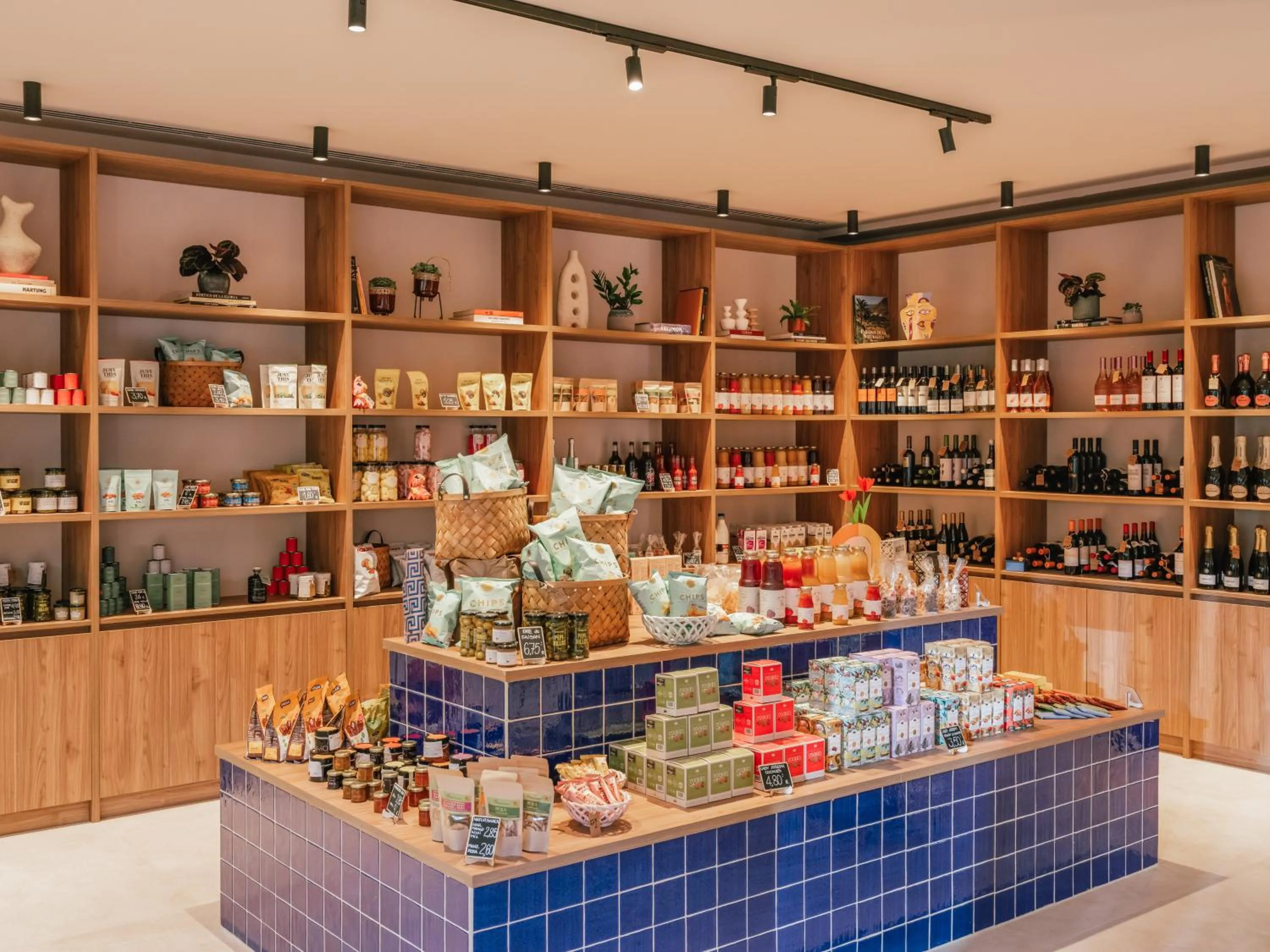 Food and drinks in Zel Costa Brava