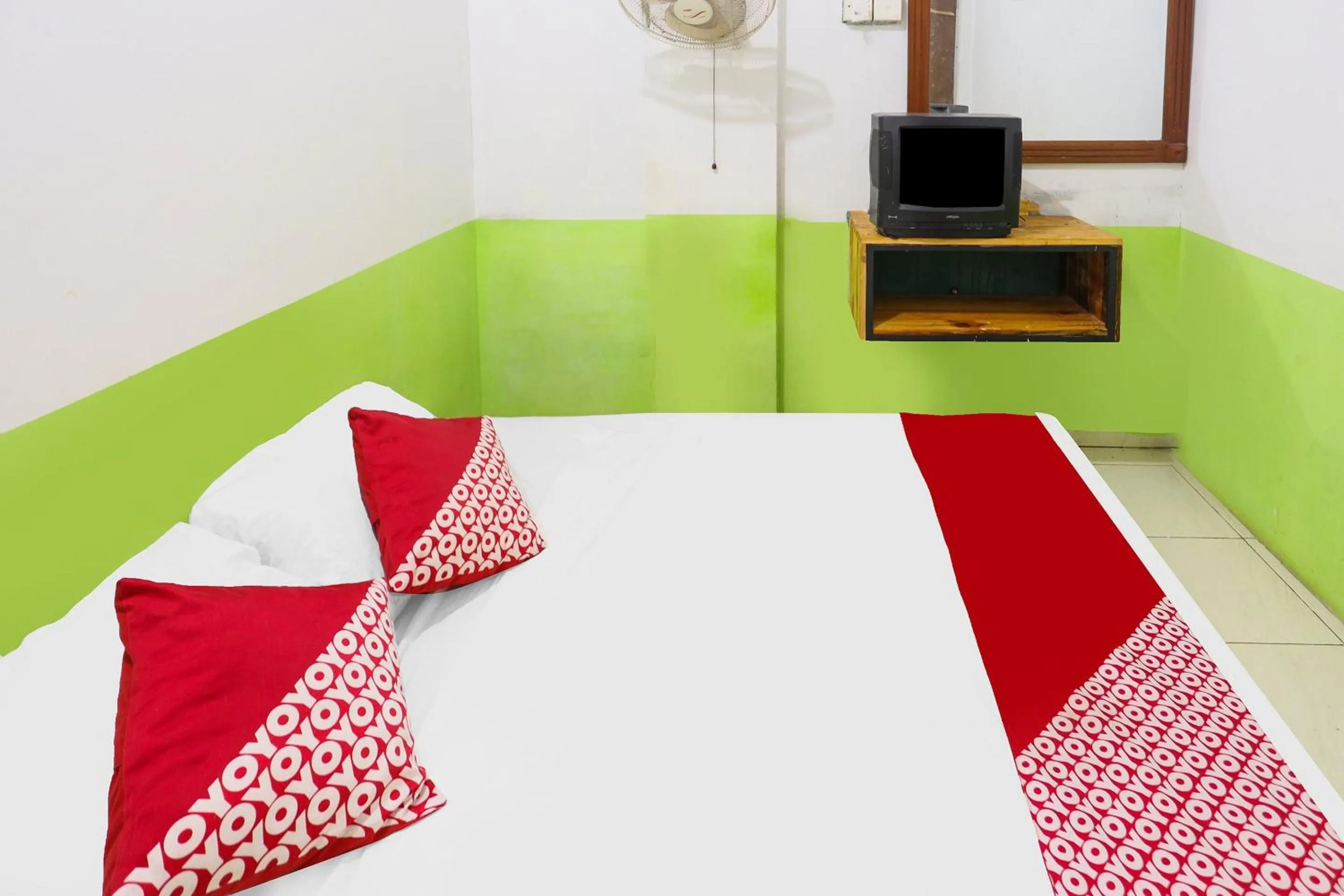 Bedroom, Bed in Hotel O Bagus Stay