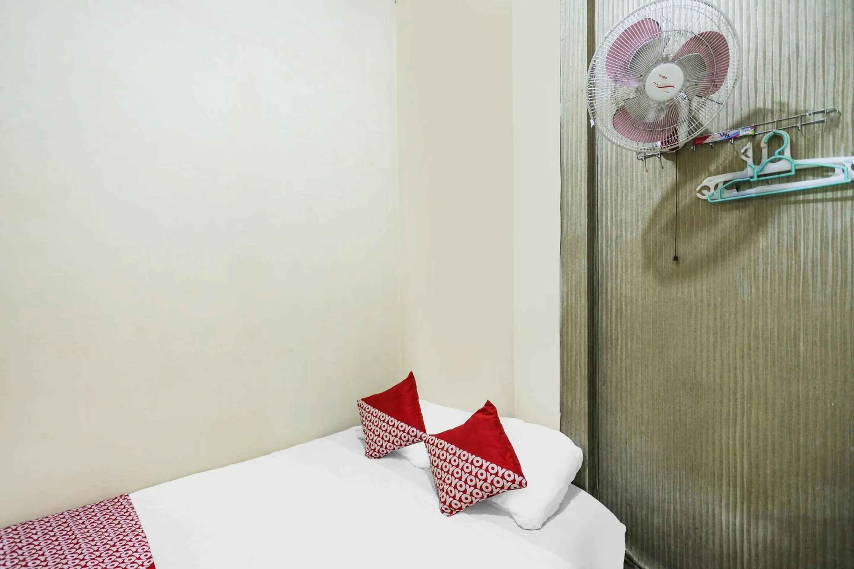 Bedroom, Bed in Hotel O Bagus Stay