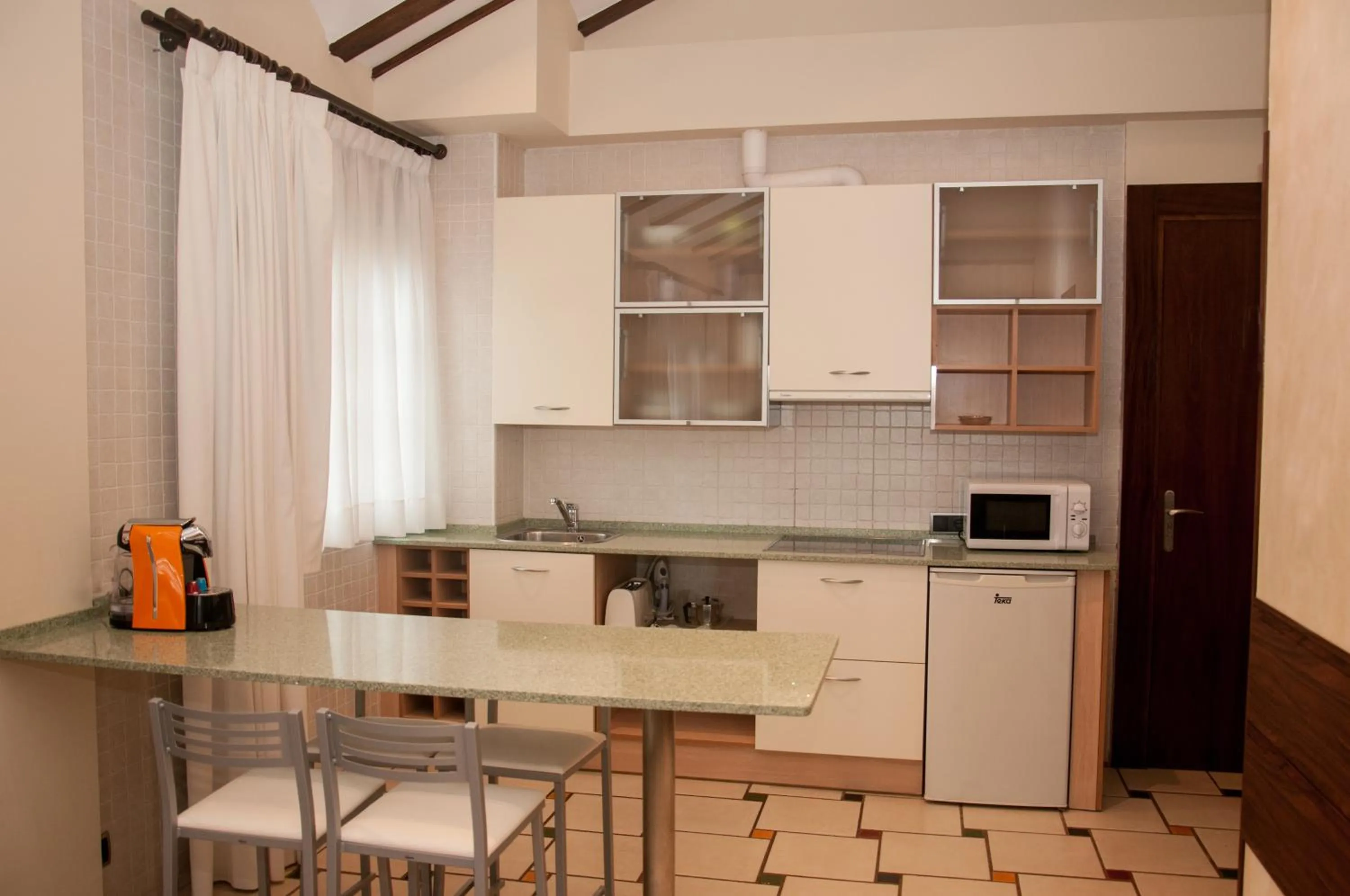 Coffee/tea facilities in Apartamentos Costa Esmeralda