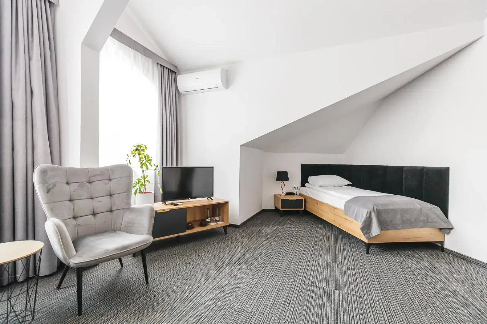 Single Room with Bathroom in Hotel Akwawit Single Room with Bathroom in Hotel Akwawit