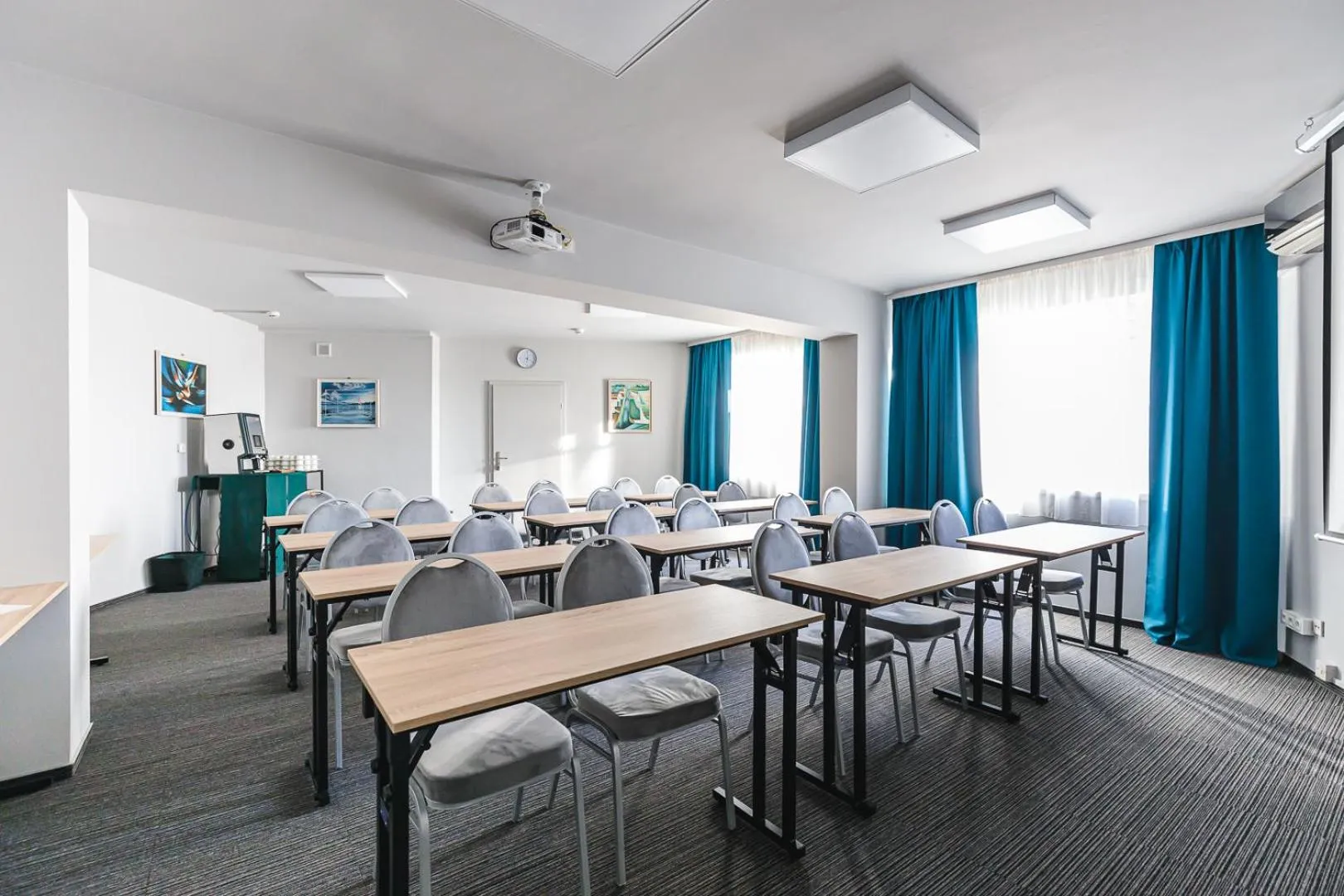 Business facilities in Hotel Akwawit