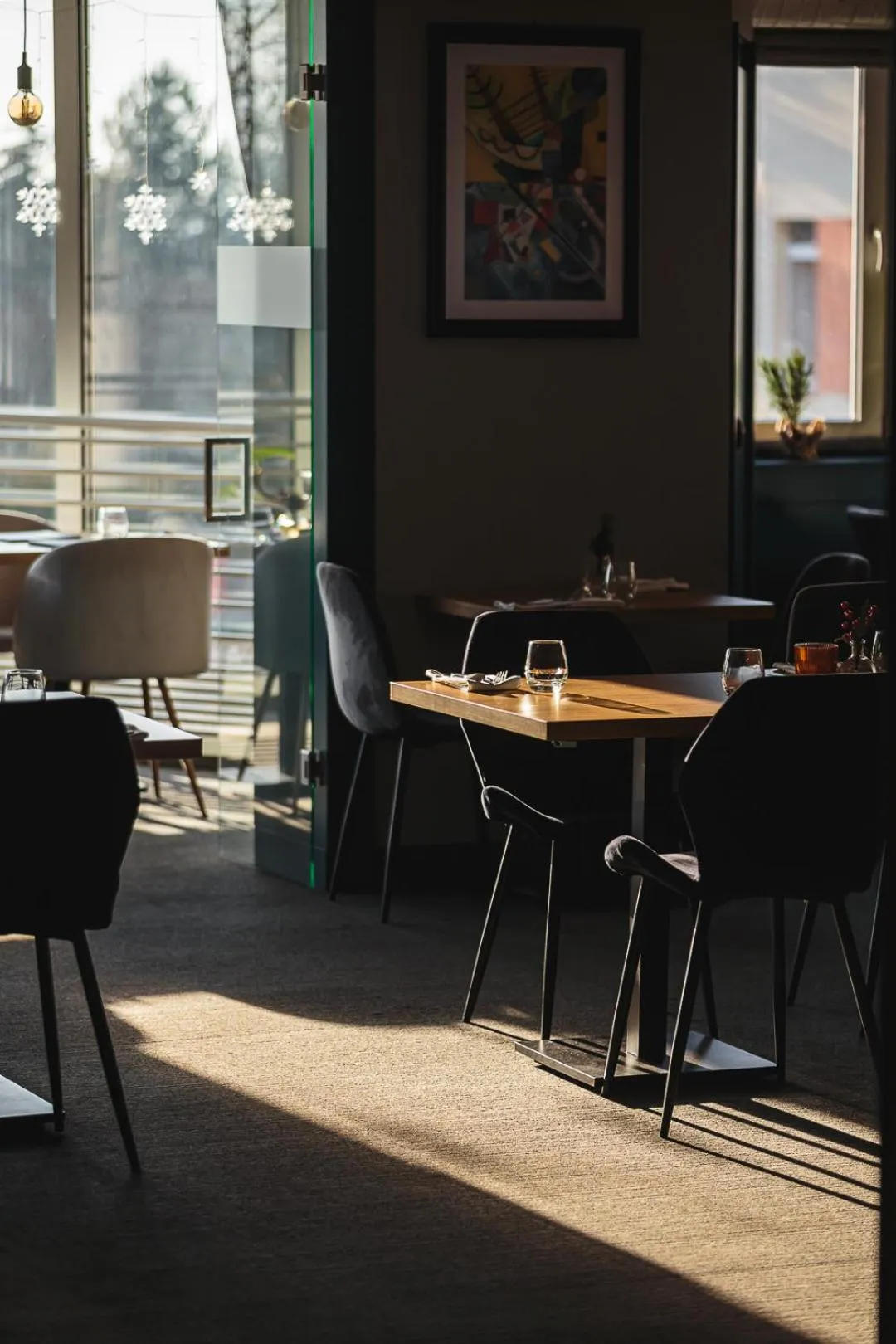 Restaurant/places to eat in Hotel Akwawit