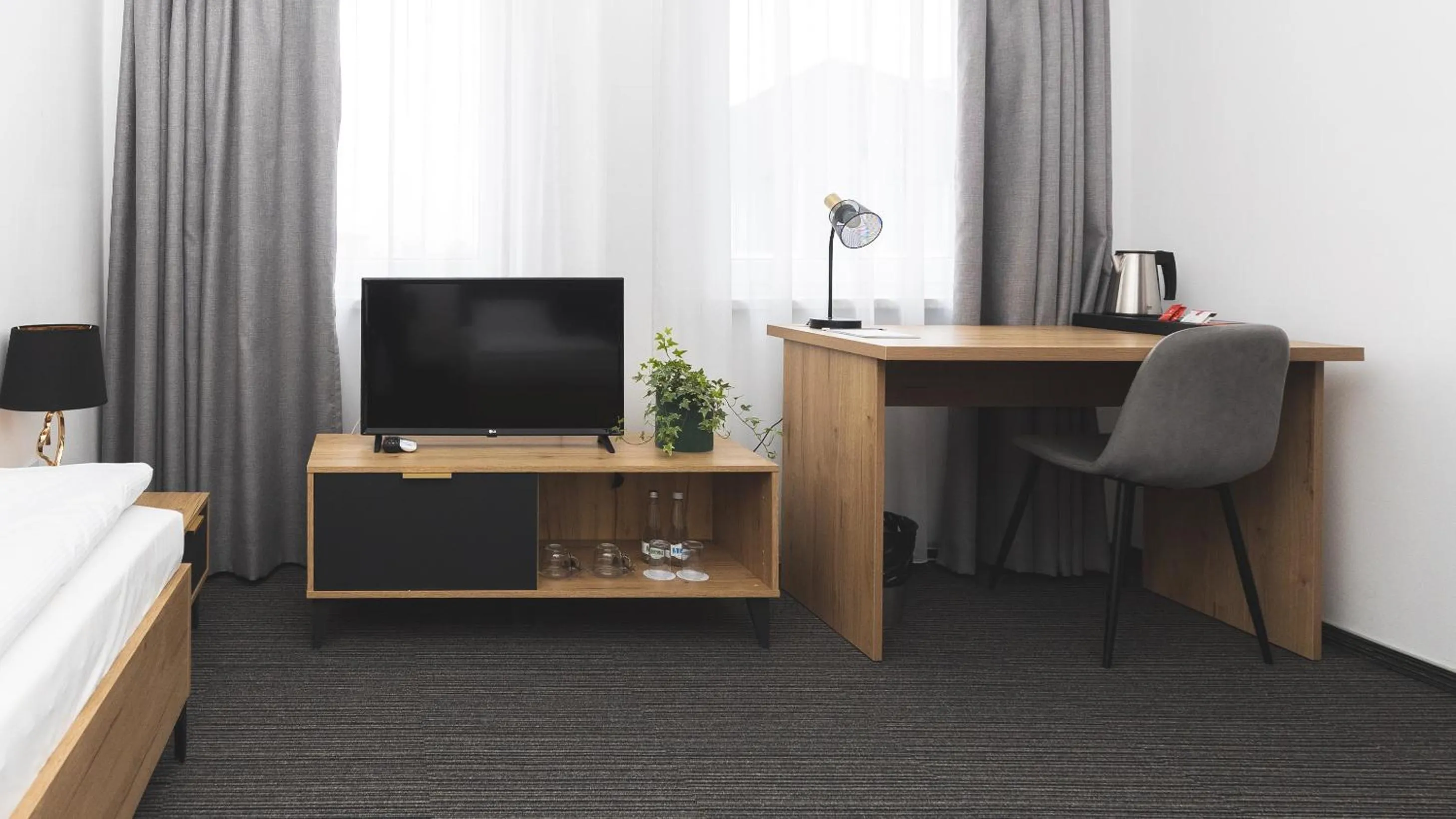 Communal lounge/ TV room in Hotel Akwawit