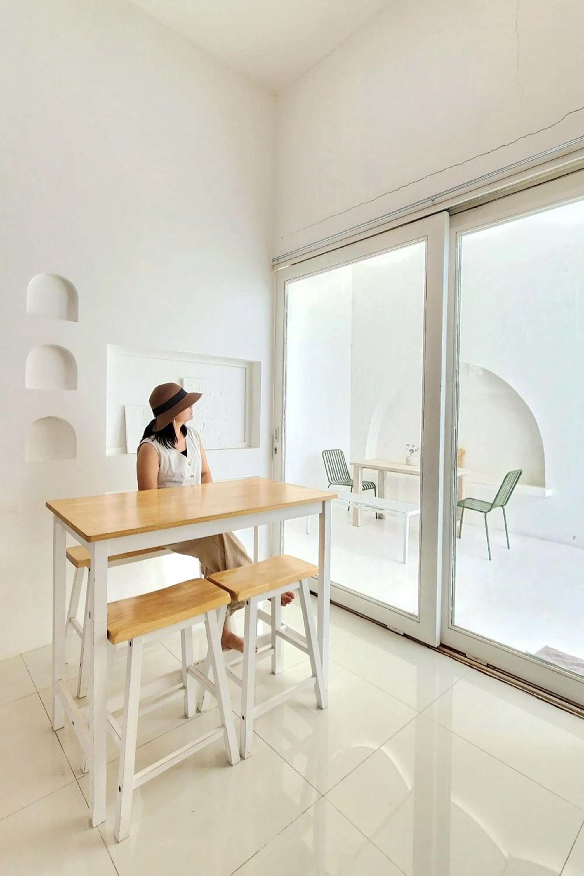 Dining area in Floraison Living Villa Yogyakarta
