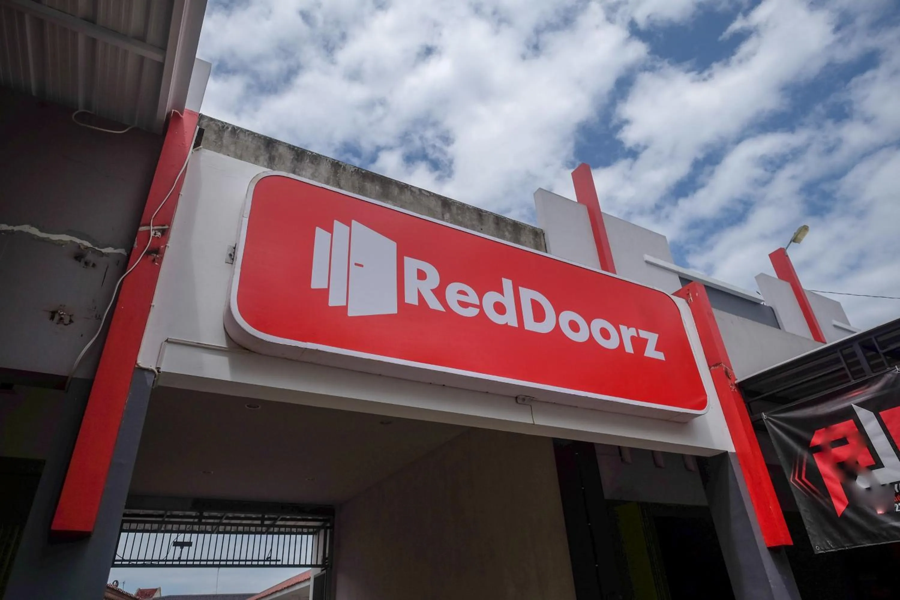 Property logo or sign in RedDoorz Plus near Alun Alun Kota Blora