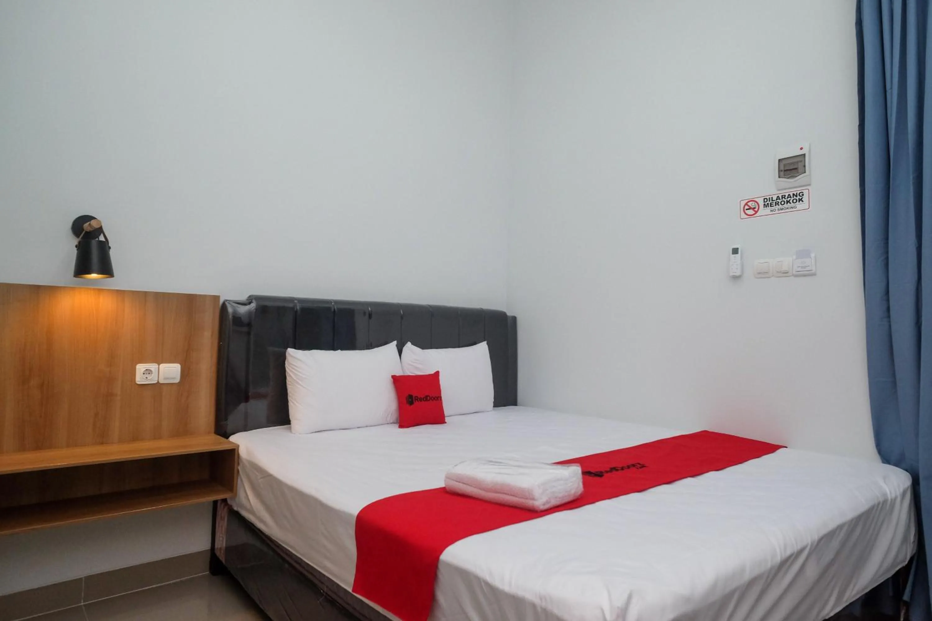 Bedroom, Bed in RedDoorz Plus near Alun Alun Kota Blora