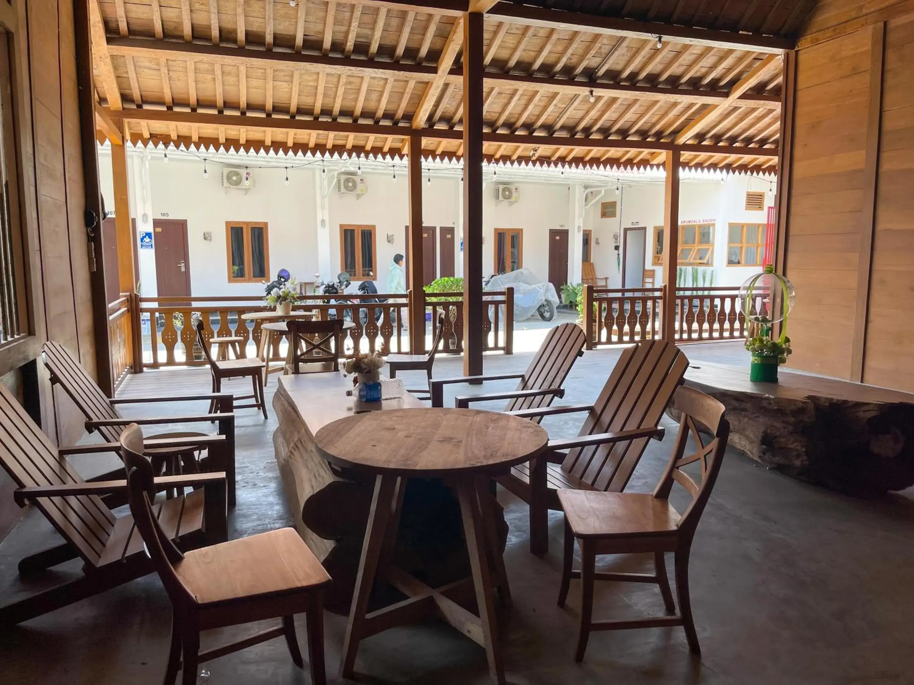 Seating area in RedDoorz Plus near Alun Alun Kota Blora Seating area in RedDoorz Plus near Alun Alun Kota Blora