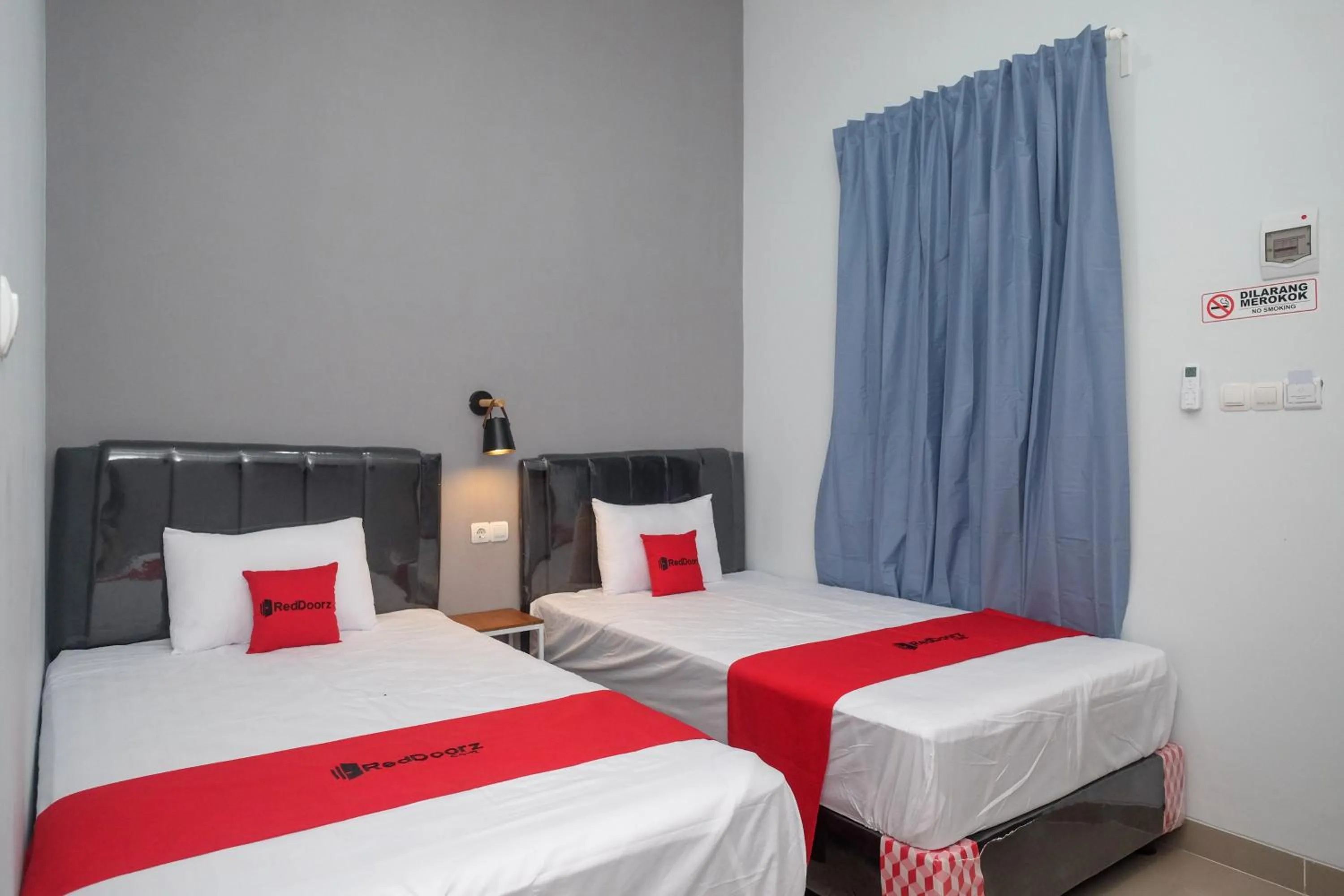 Bedroom, Bed in RedDoorz Plus near Alun Alun Kota Blora