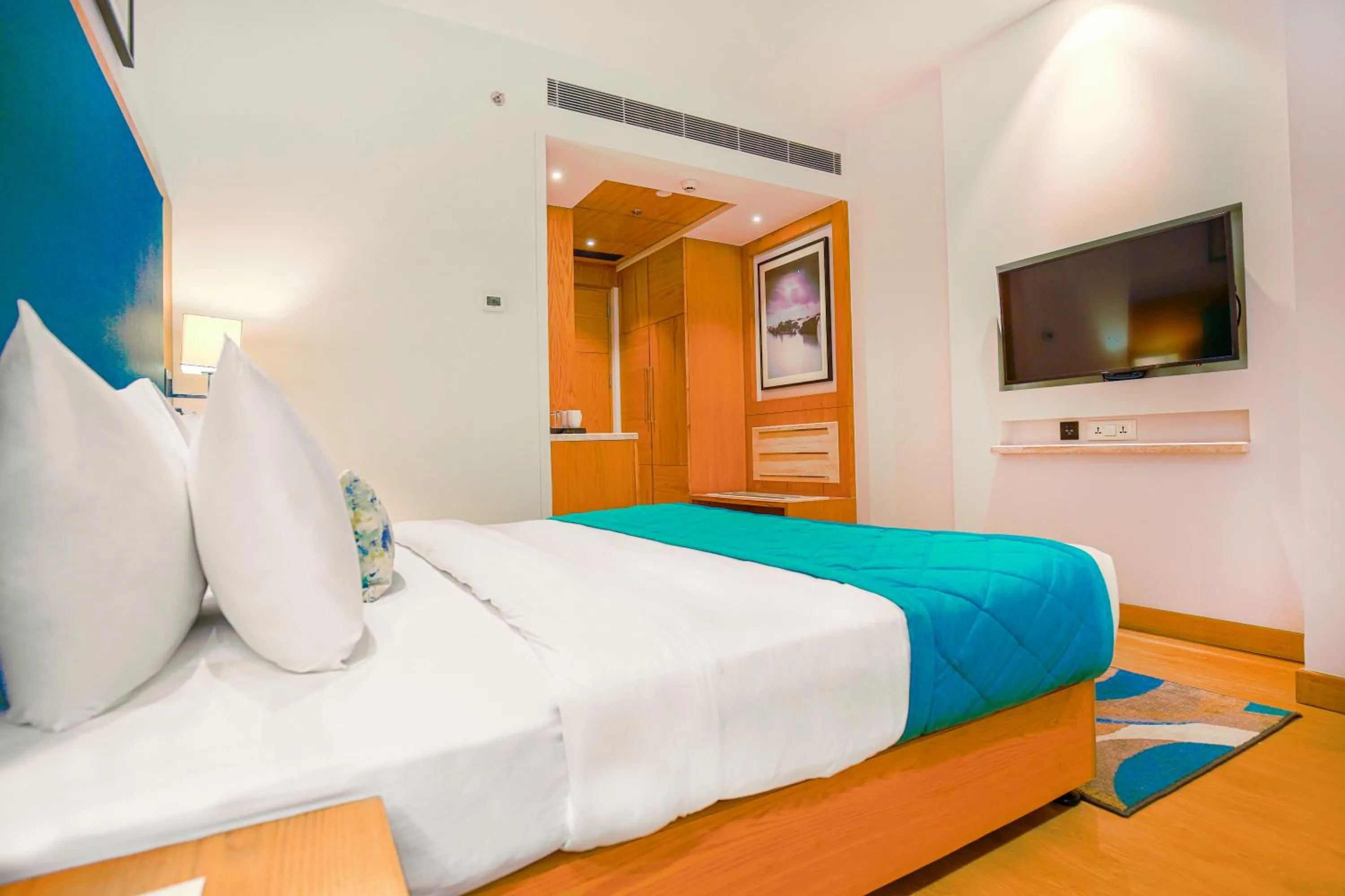 Bed in Best Western Plus Chandigarh Mohali
