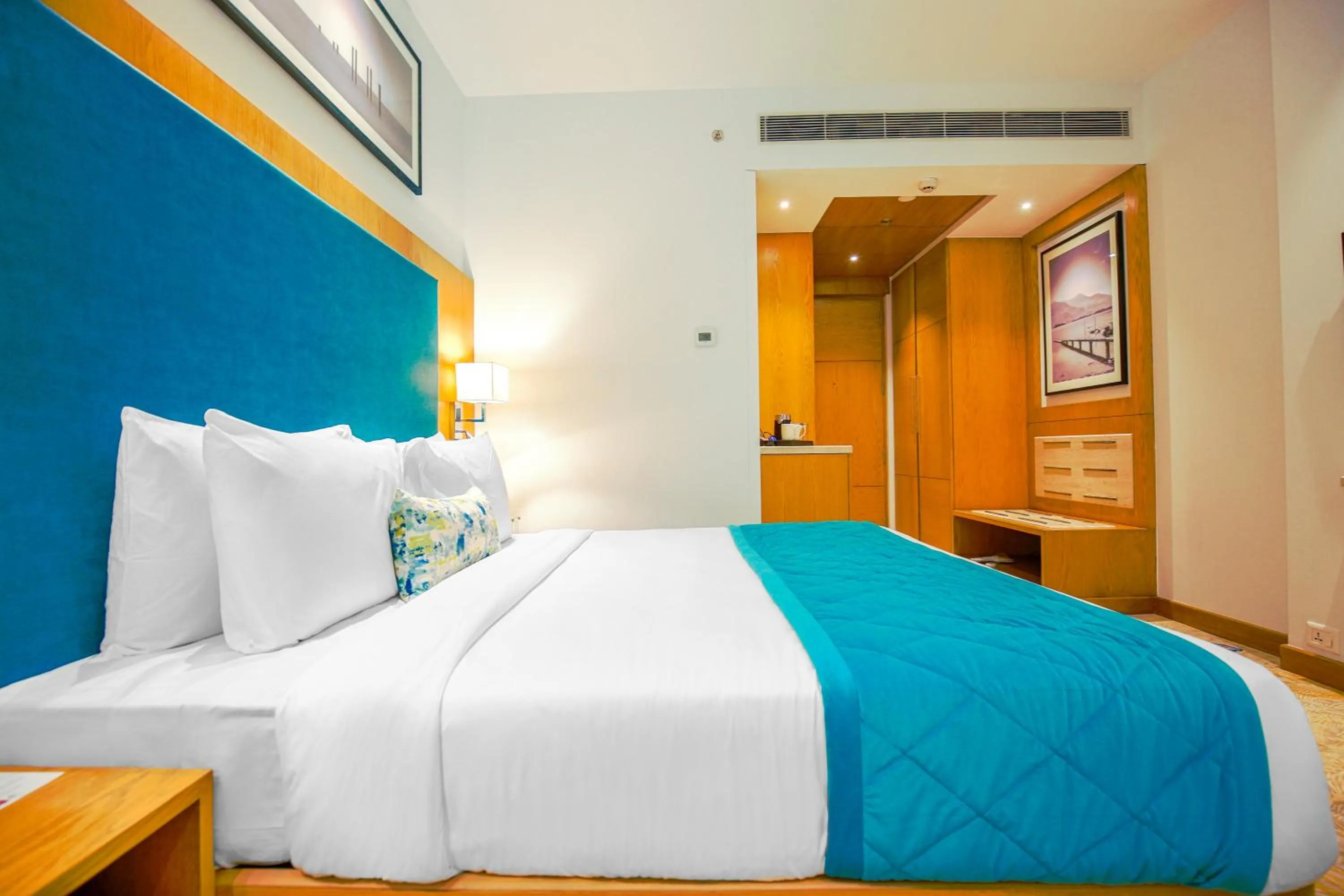 Bed in Best Western Plus Chandigarh Mohali