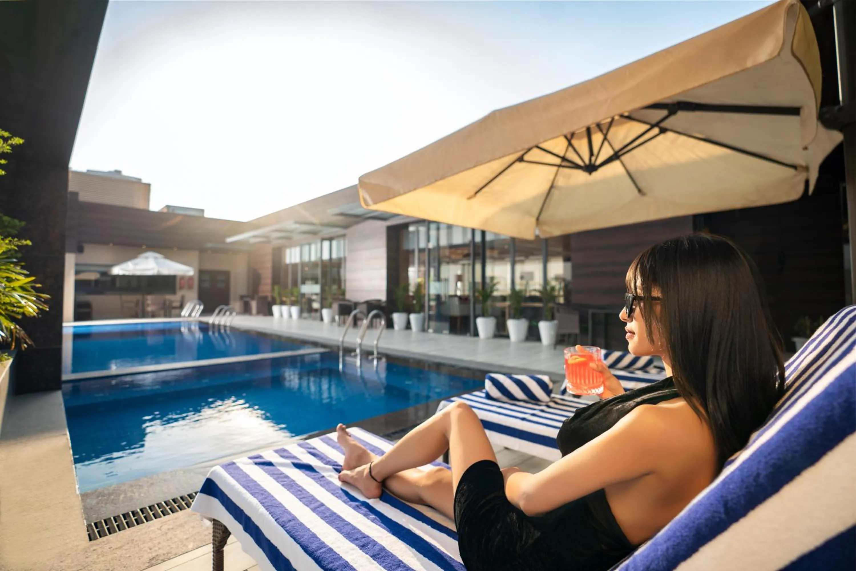 Swimming pool in Best Western Plus Chandigarh Mohali