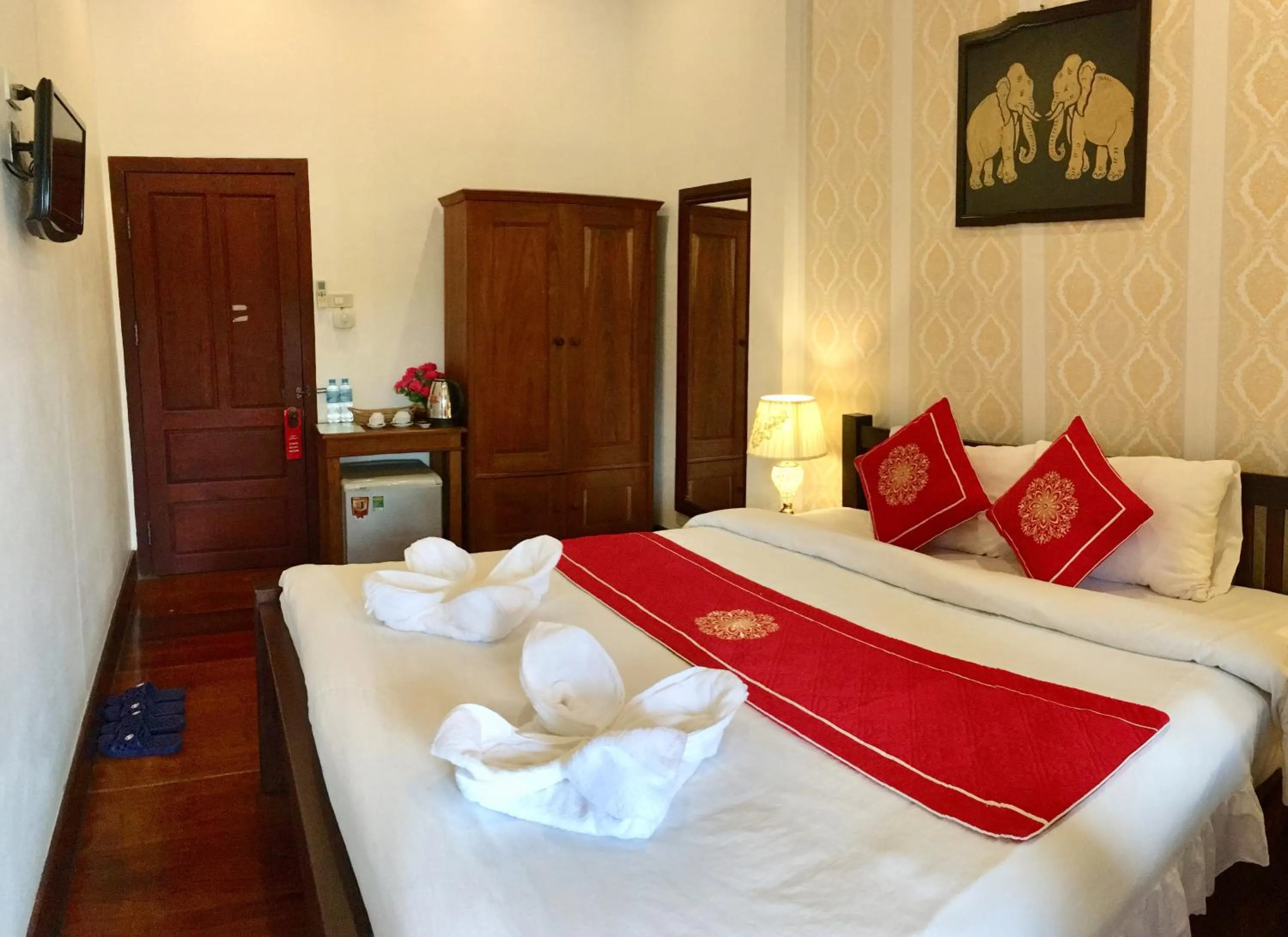 Bed in Luang Prabang Pangkham Lodge