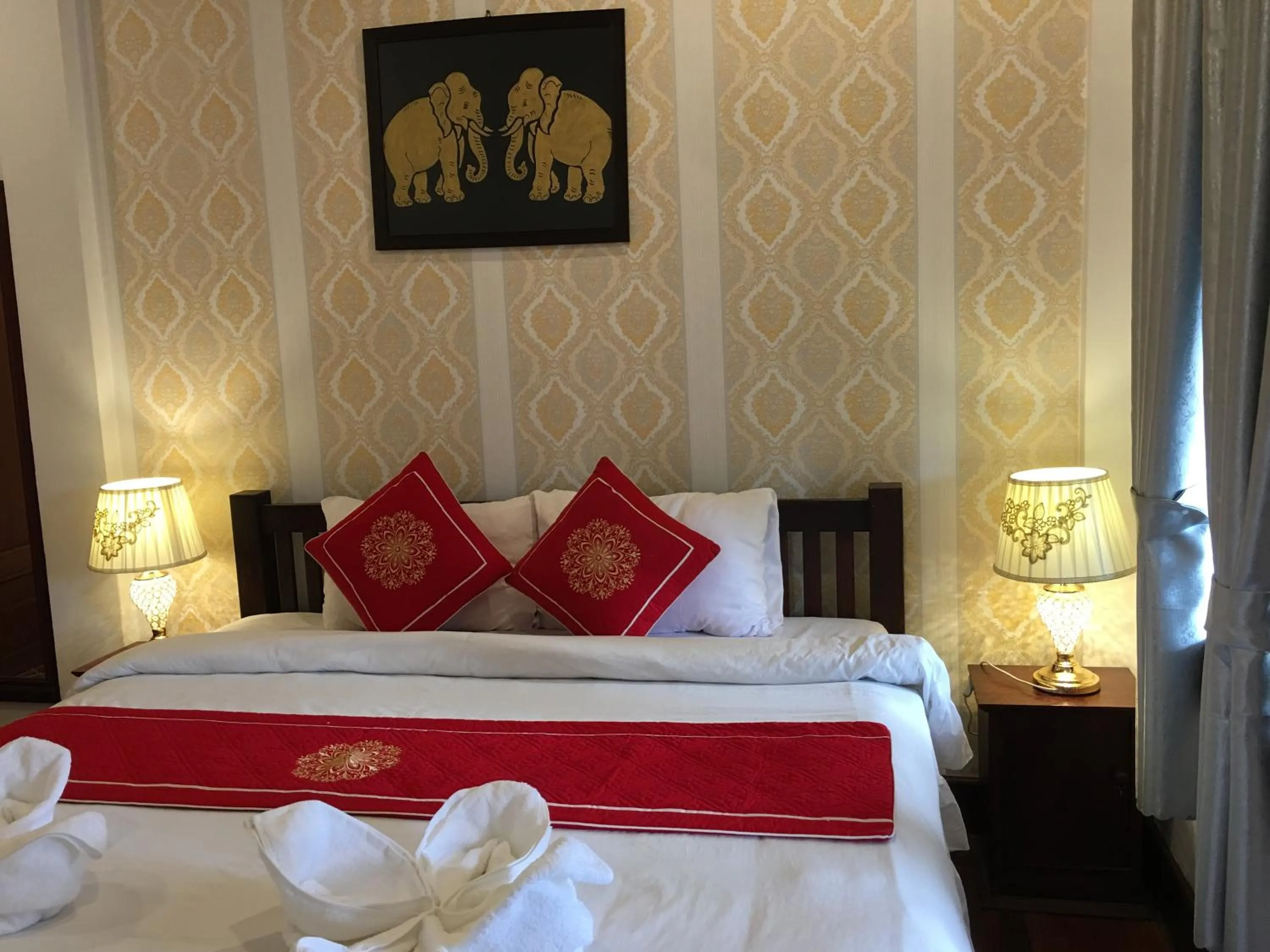 Bed in Luang Prabang Pangkham Lodge