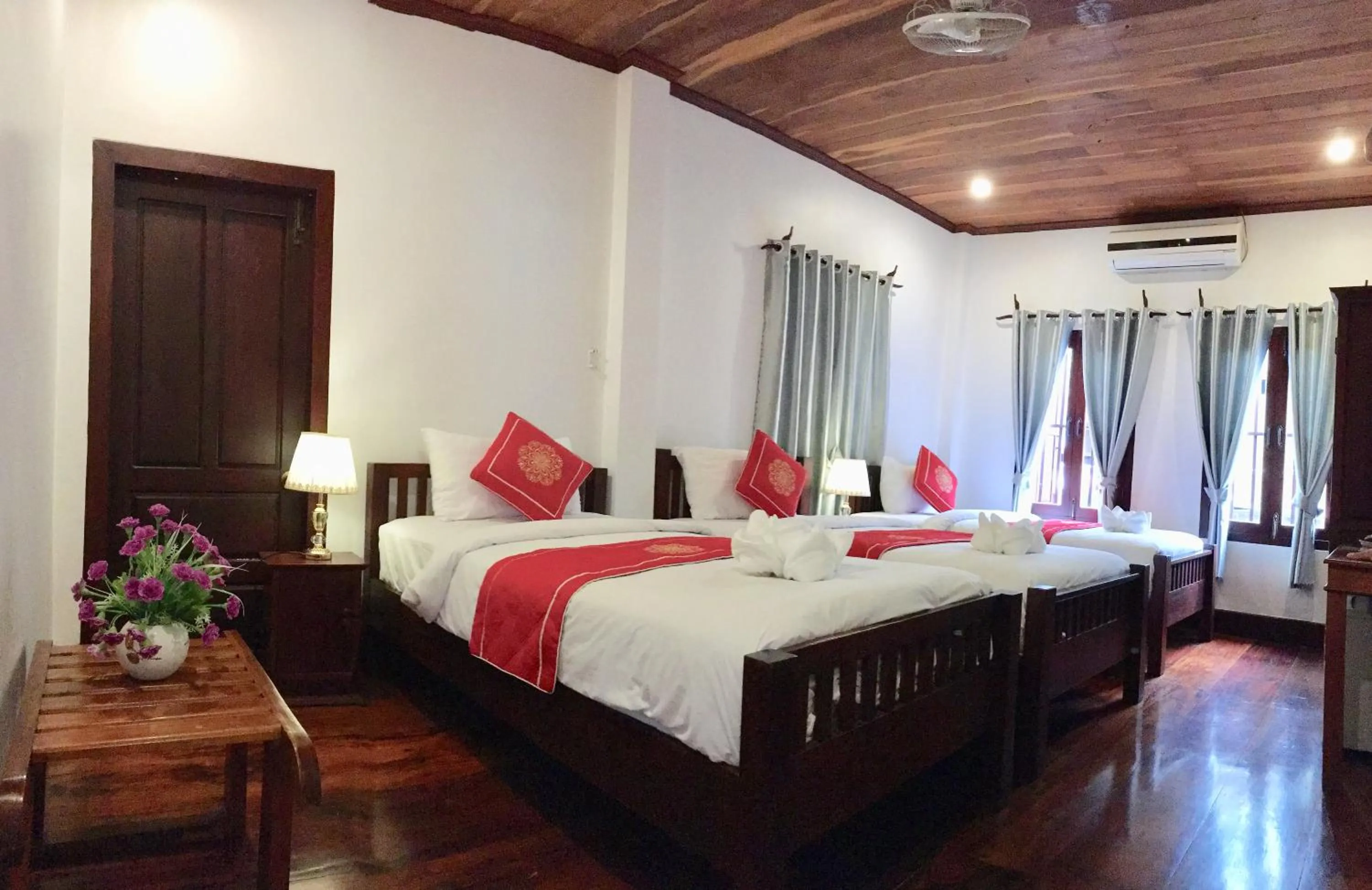 Bed in Luang Prabang Pangkham Lodge