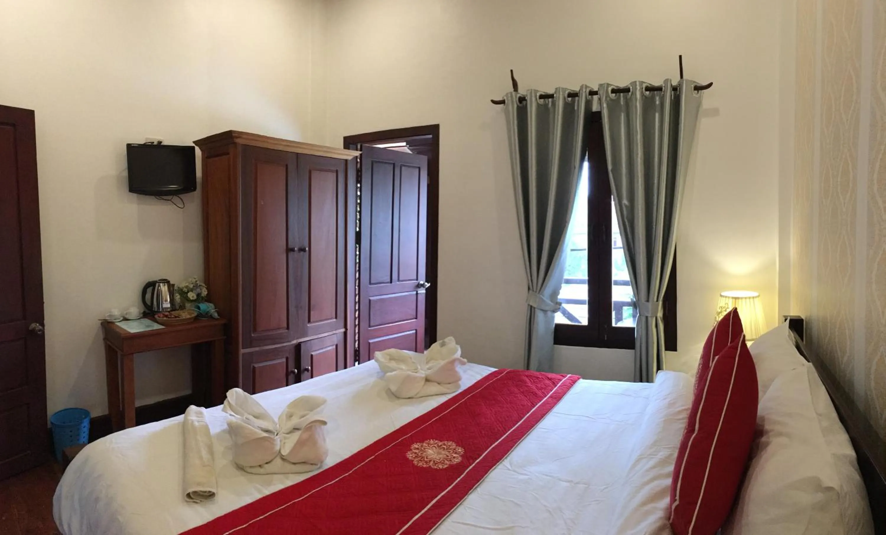 Bed in Luang Prabang Pangkham Lodge