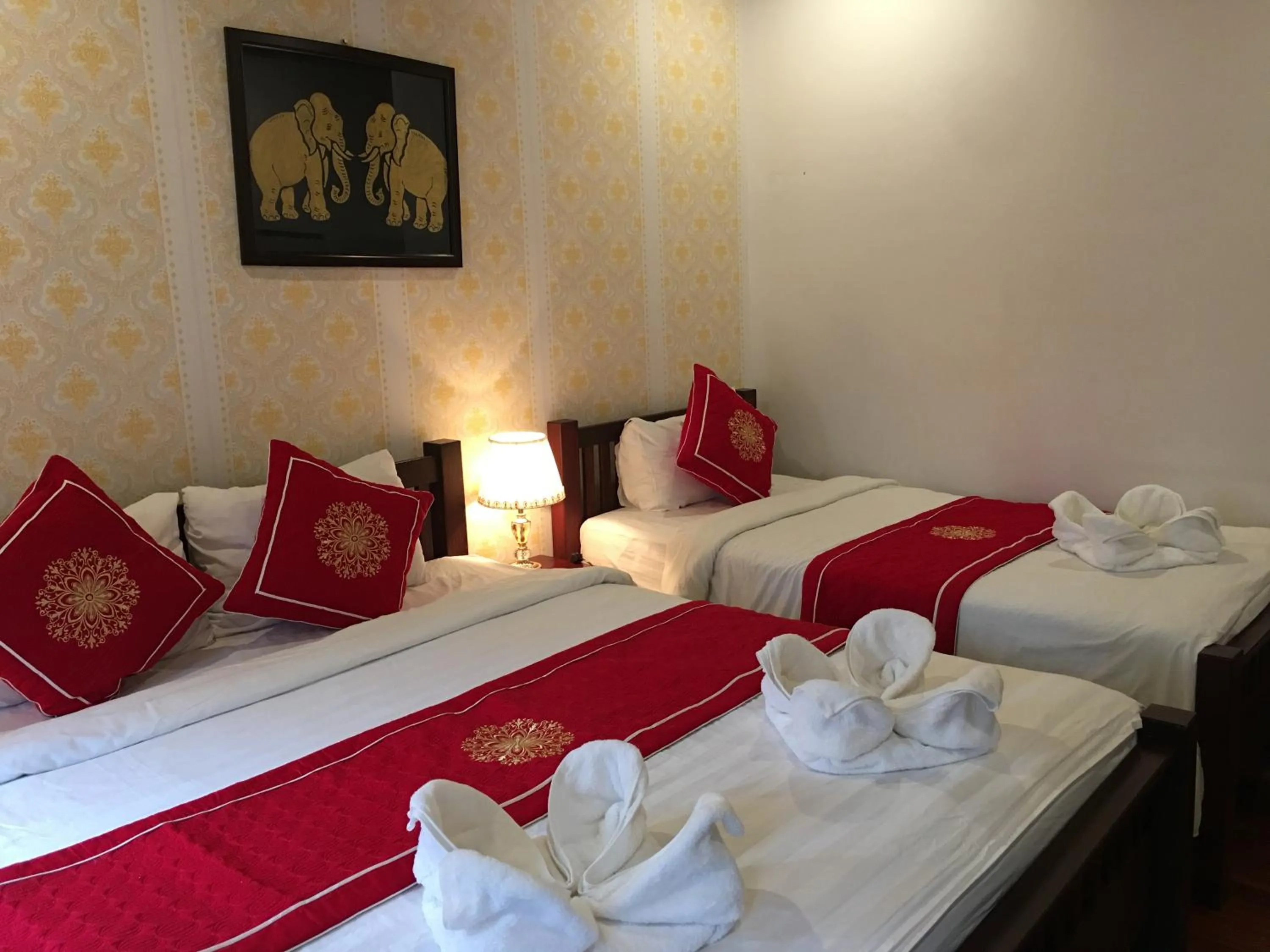 Bed in Luang Prabang Pangkham Lodge