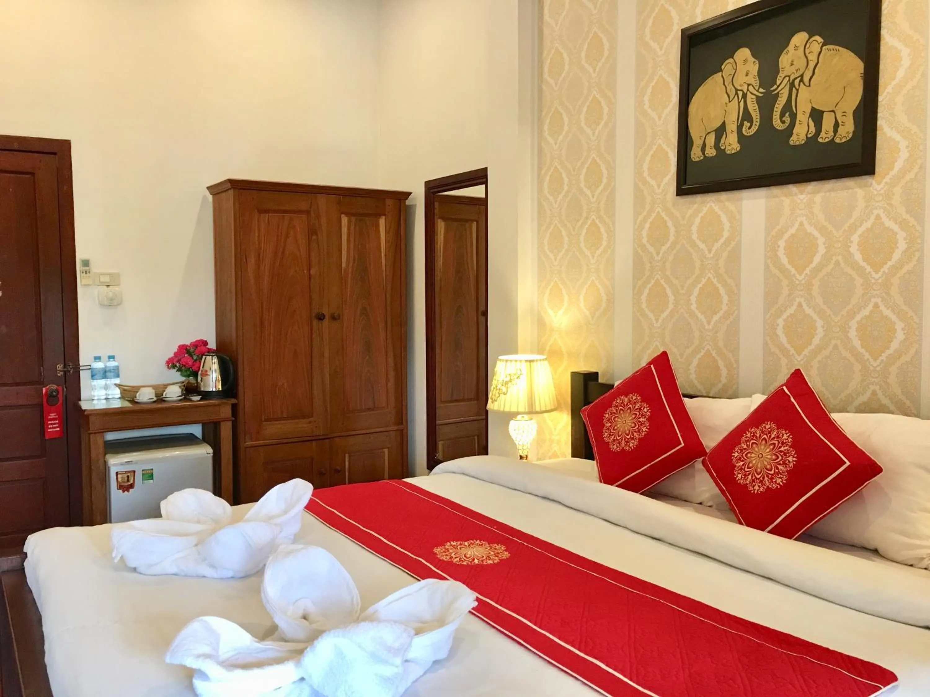 Bed in Luang Prabang Pangkham Lodge