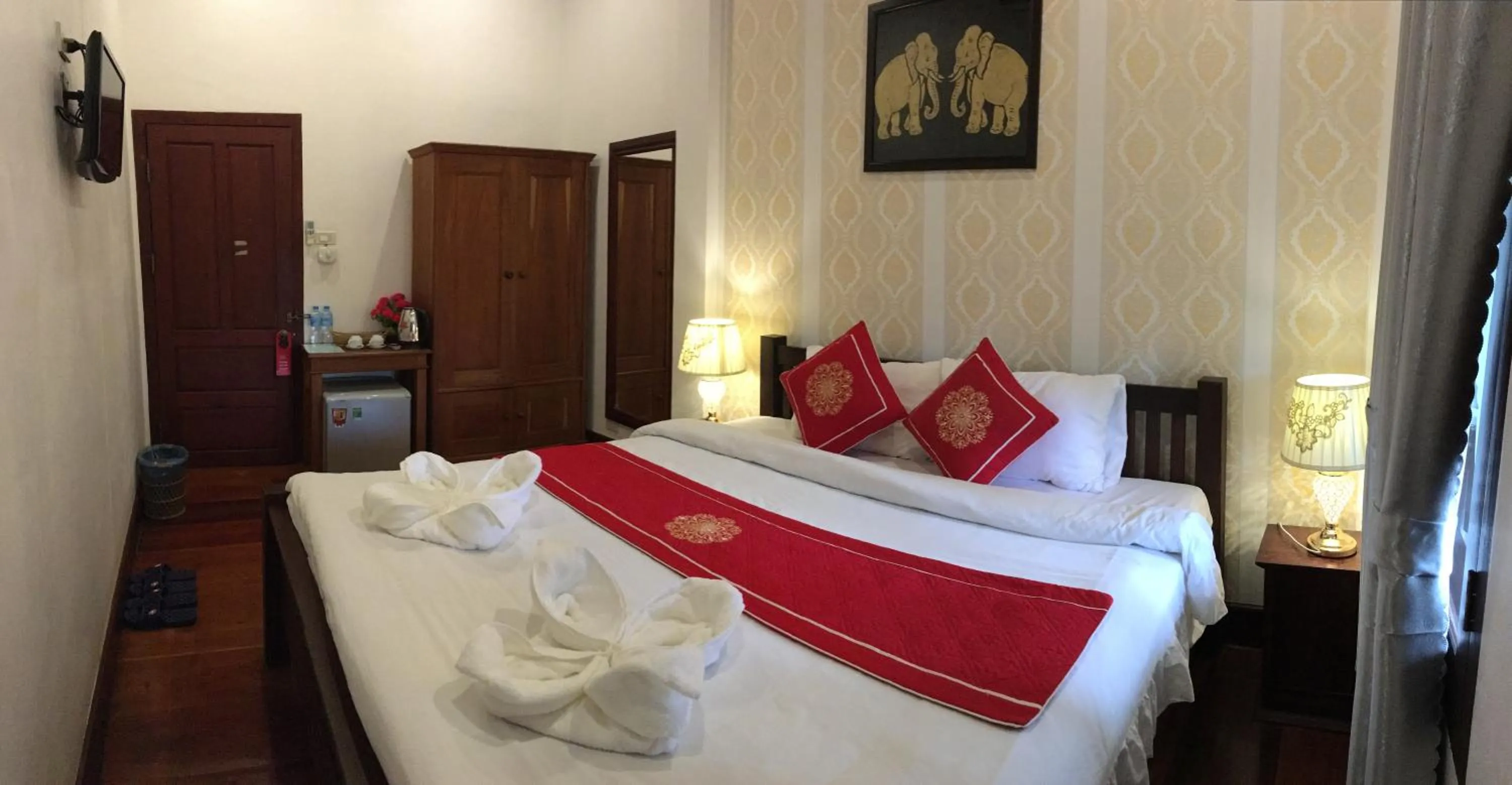 Bed in Luang Prabang Pangkham Lodge